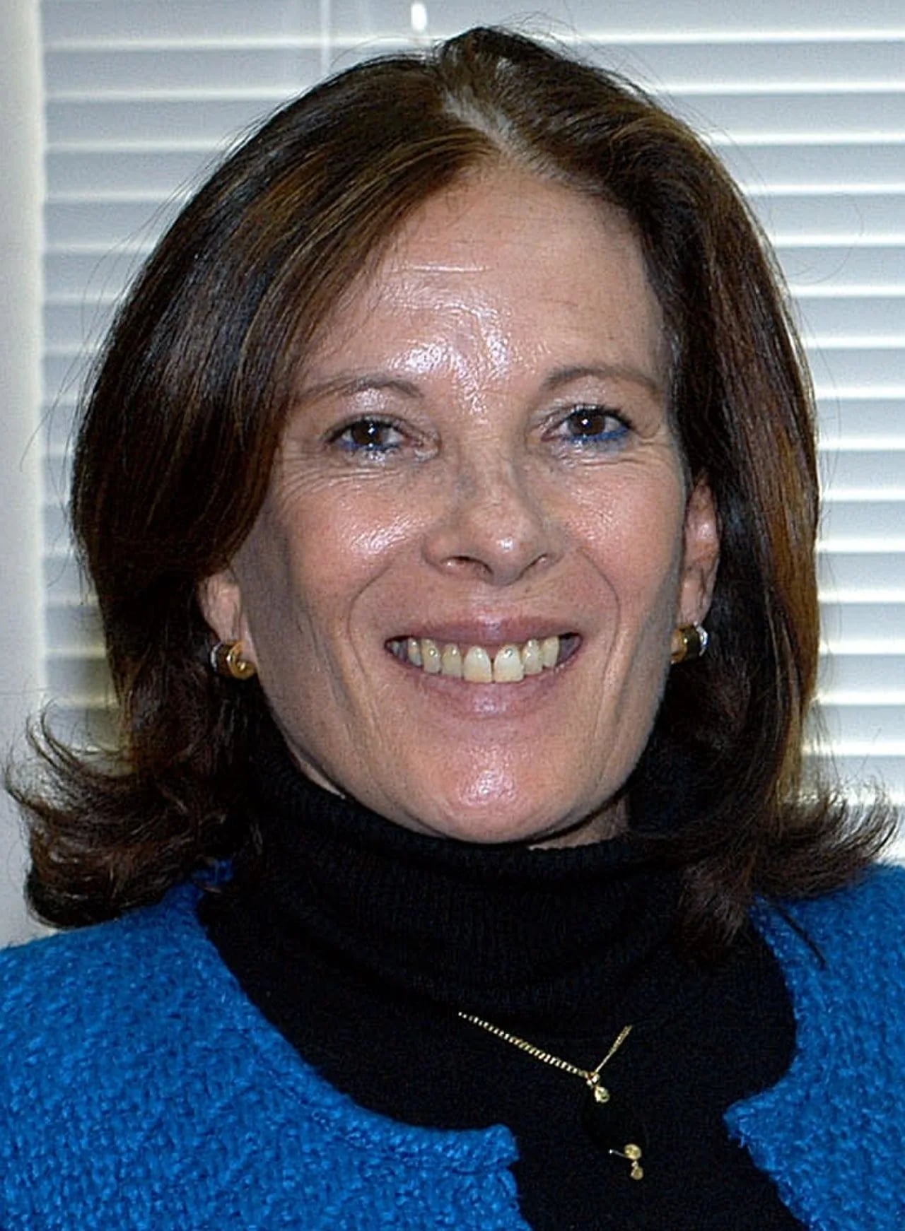 Portrait of Lourdes Mendoza (1958–2024) – memorial page