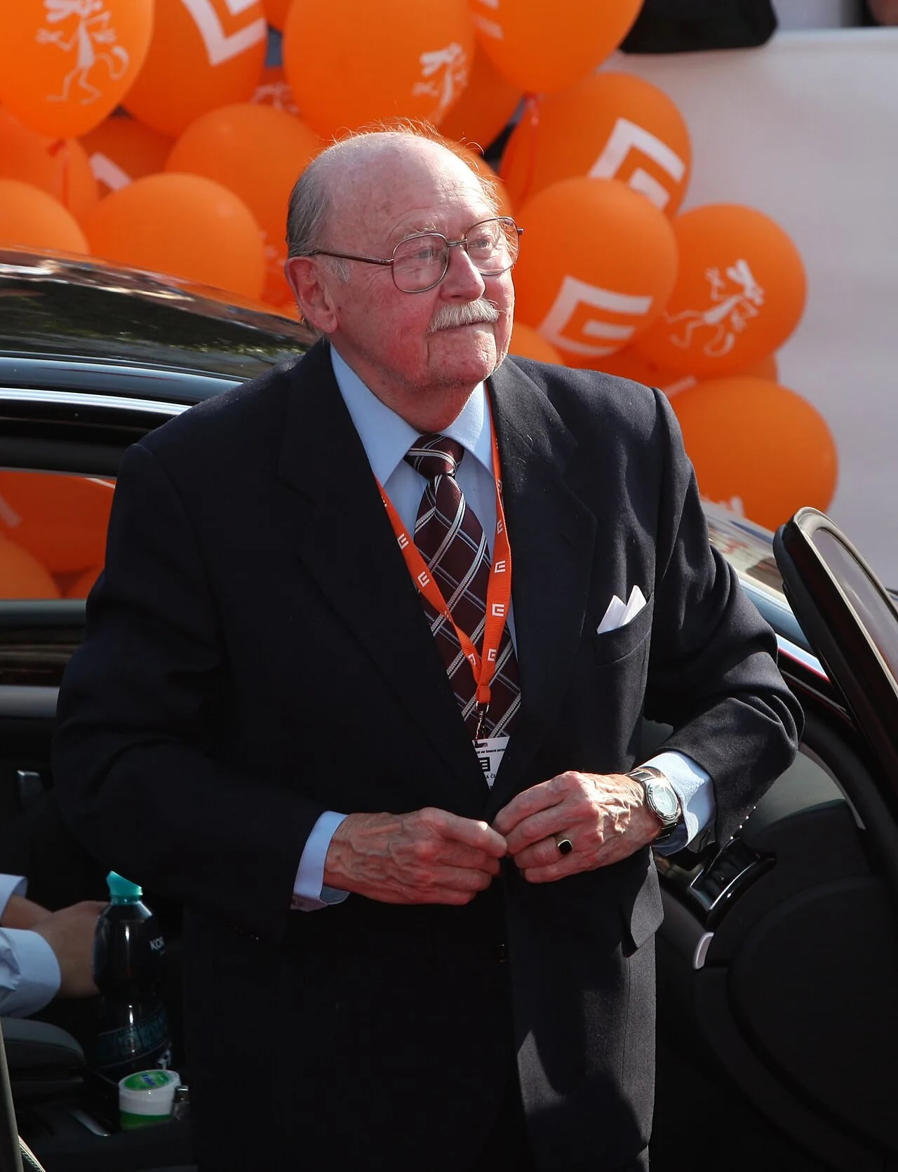 Porträt von Lubomír Lipský (1923–2015) – Gedenkseite