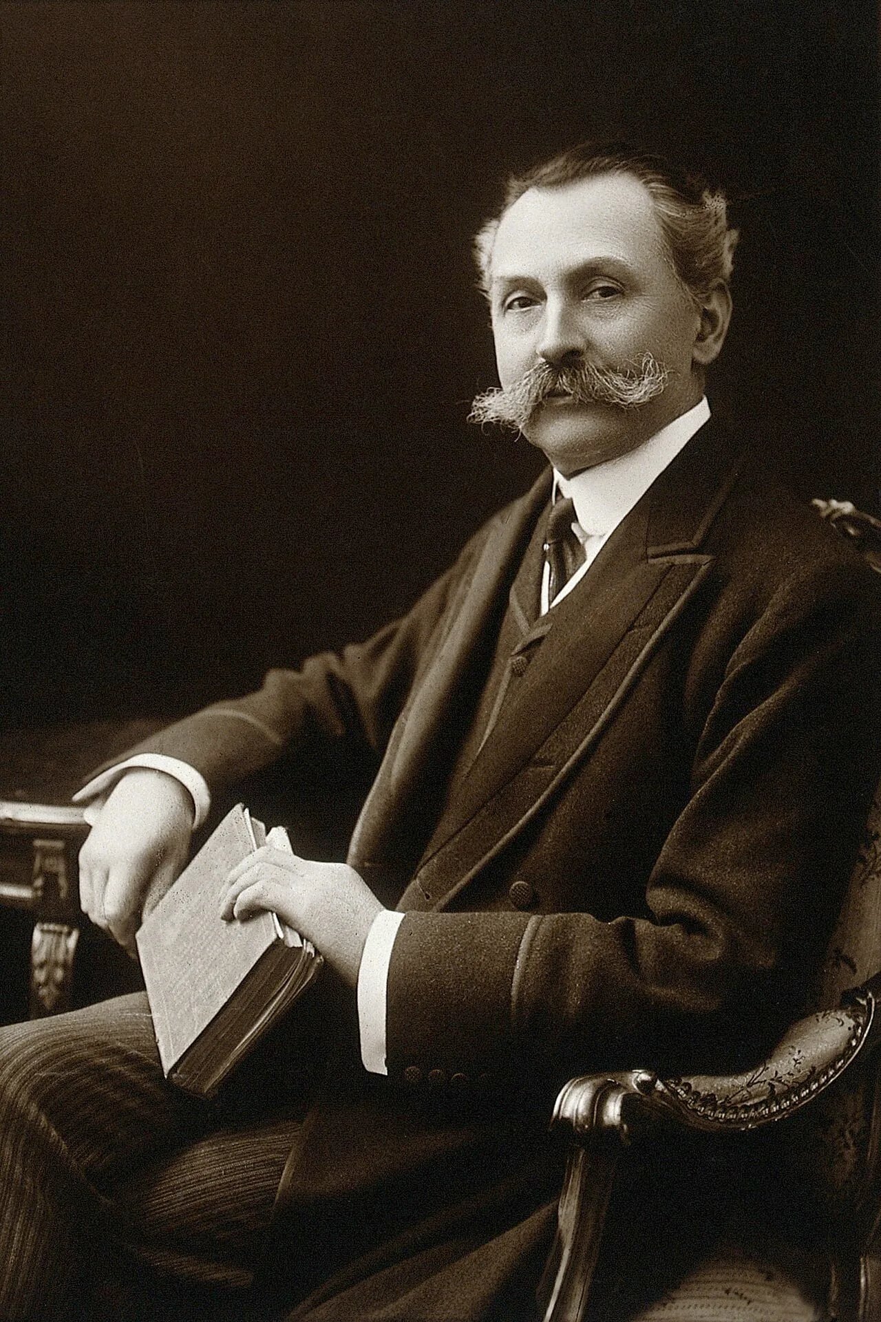 Portrait of James Dundas-Grant (1854–1944) – memorial page
