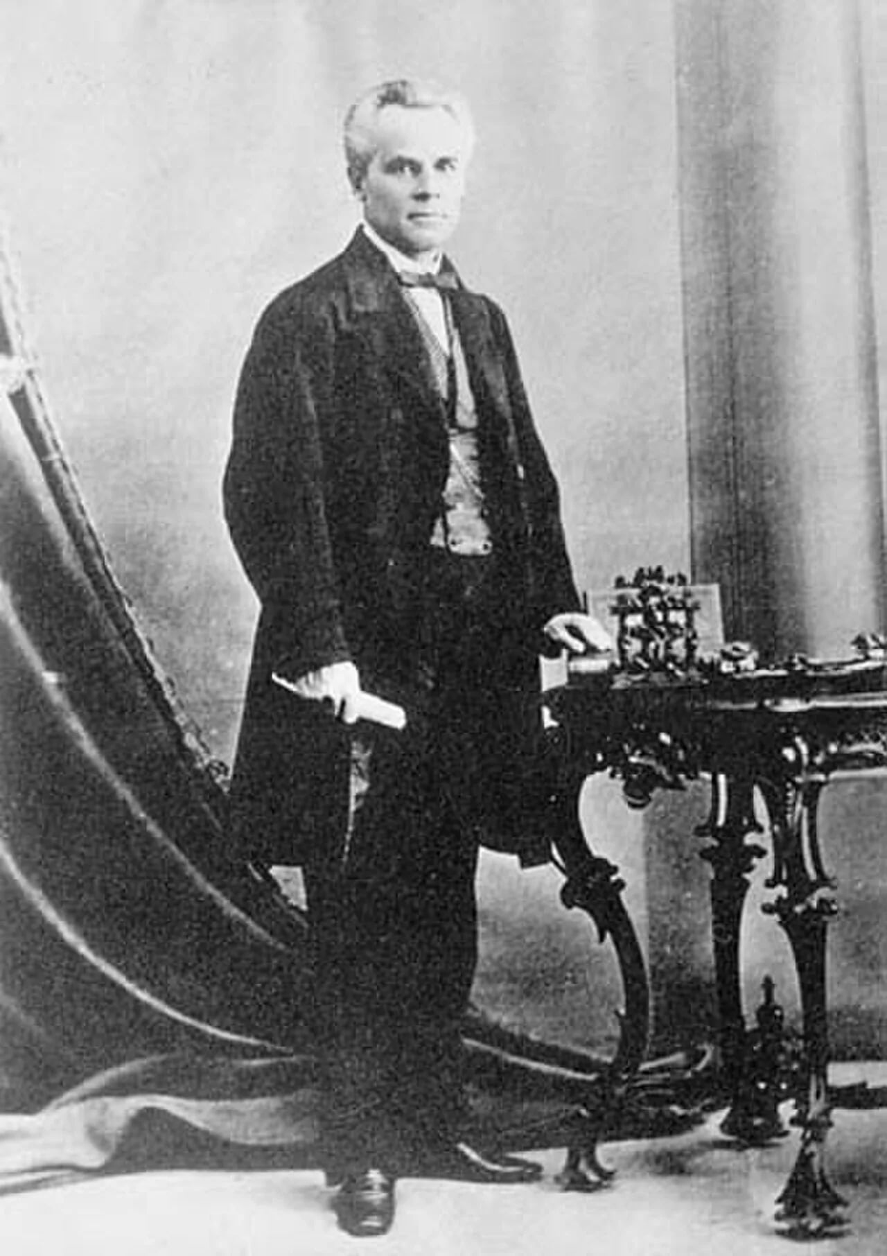Portrait of George-Étienne Cartier (1814–1873) – memorial page