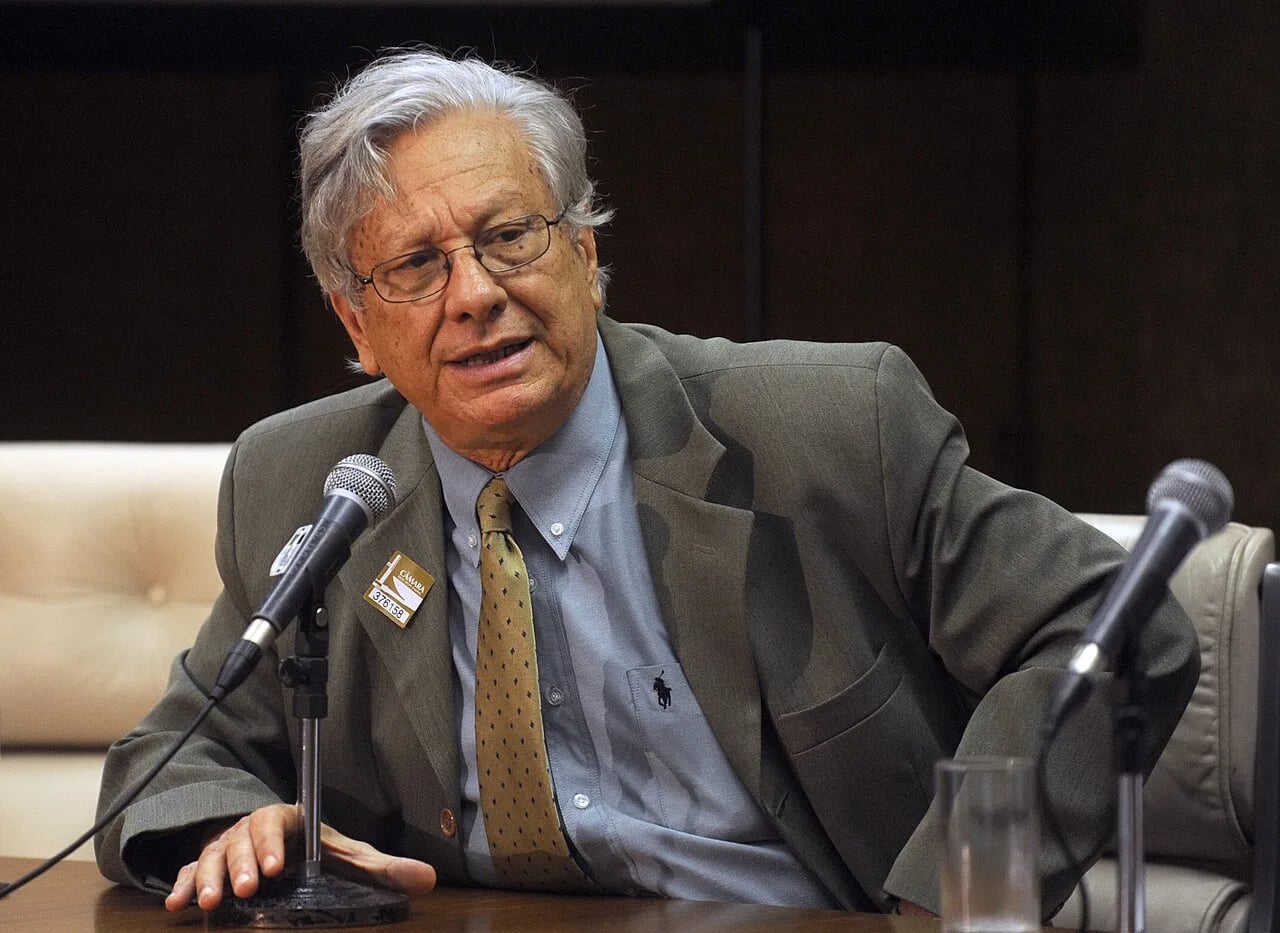 Portrait of Luiz Pinguelli Rosa (1942–2022) – memorial page