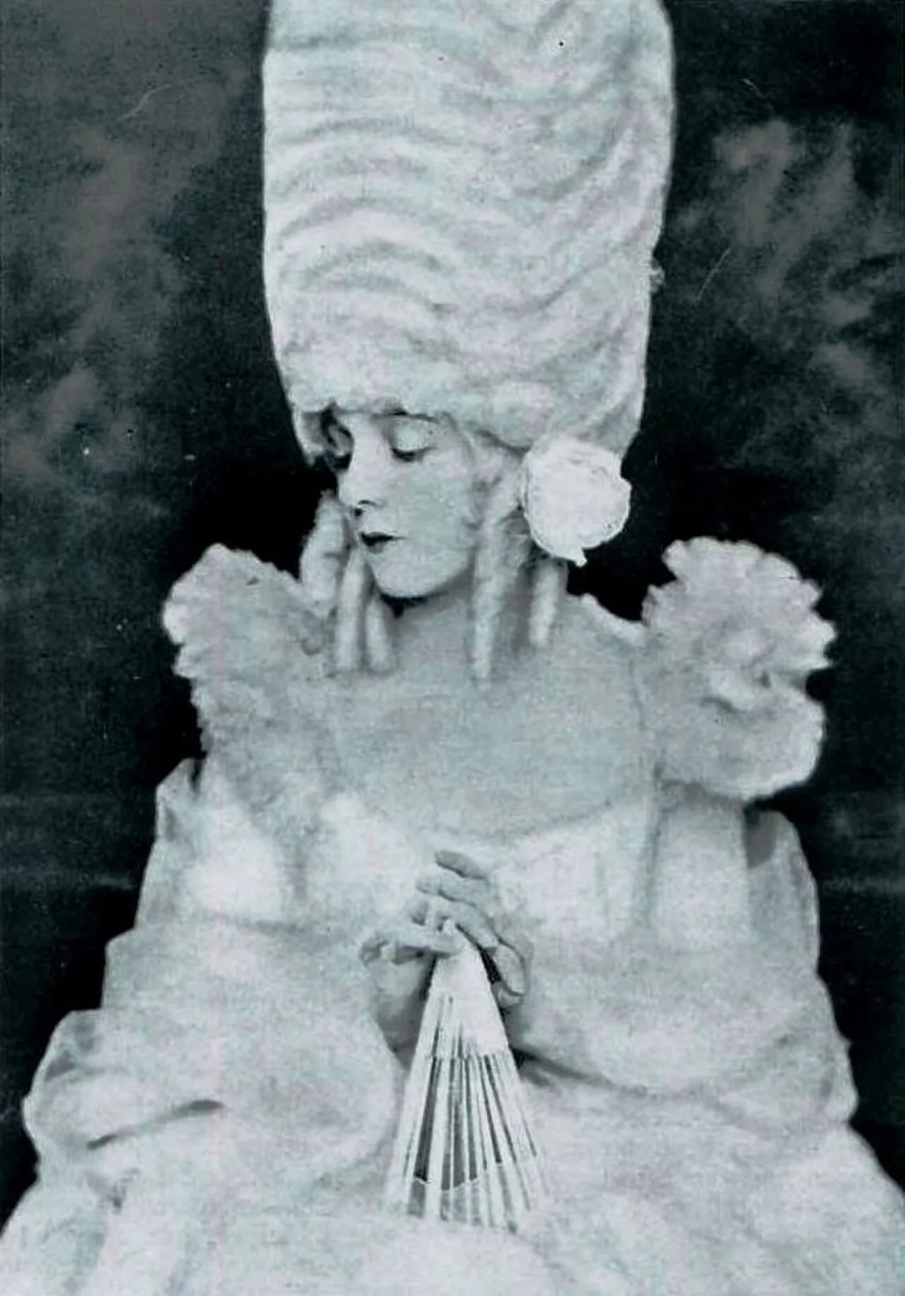 Portrait of Betty Jewel (1899–1963) – memorial page