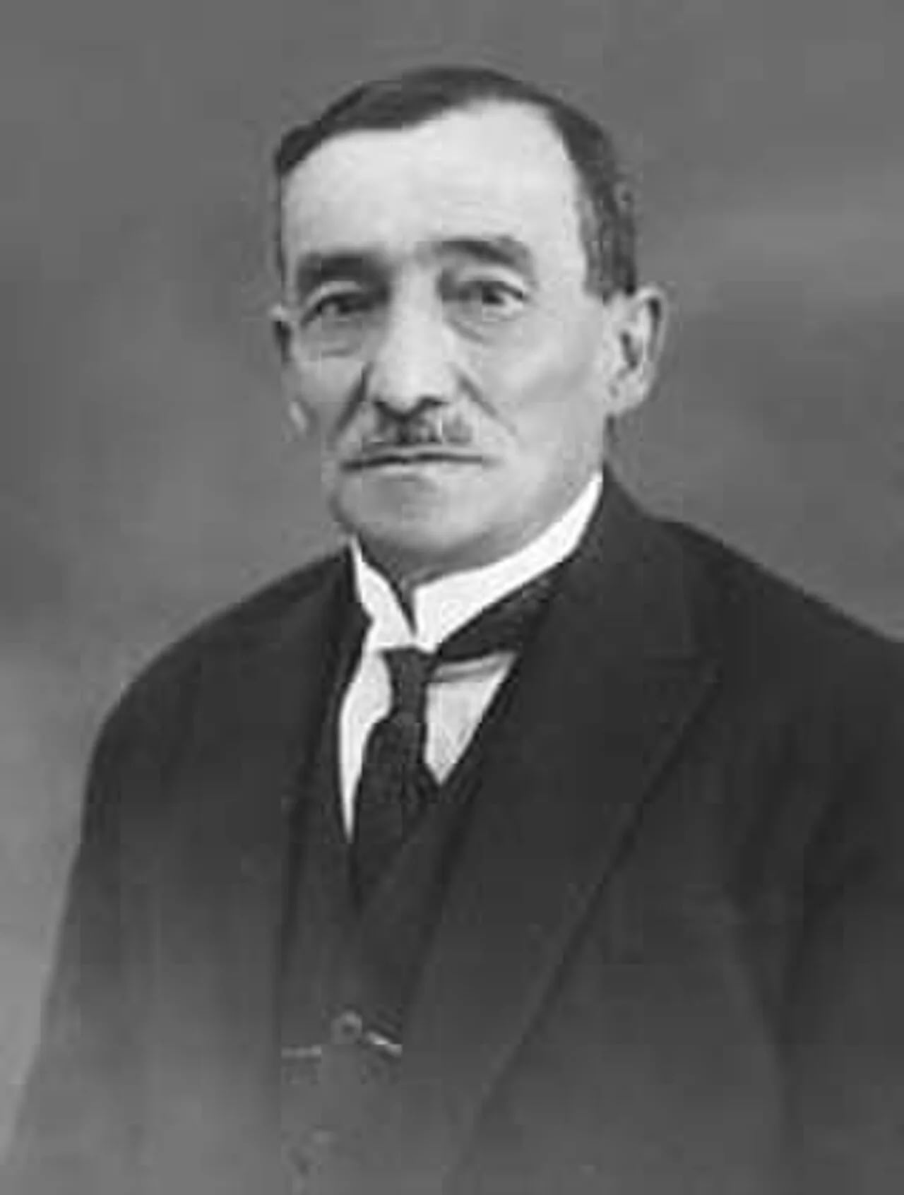 Portrait of Lütfi Müfit Özdeş (1874–1940) – memorial page