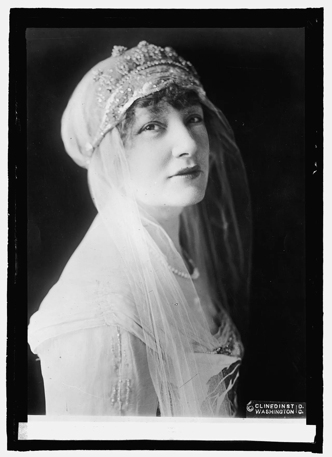 Porträt von Mabel Grouitch (1888–1956) – Gedenkseite