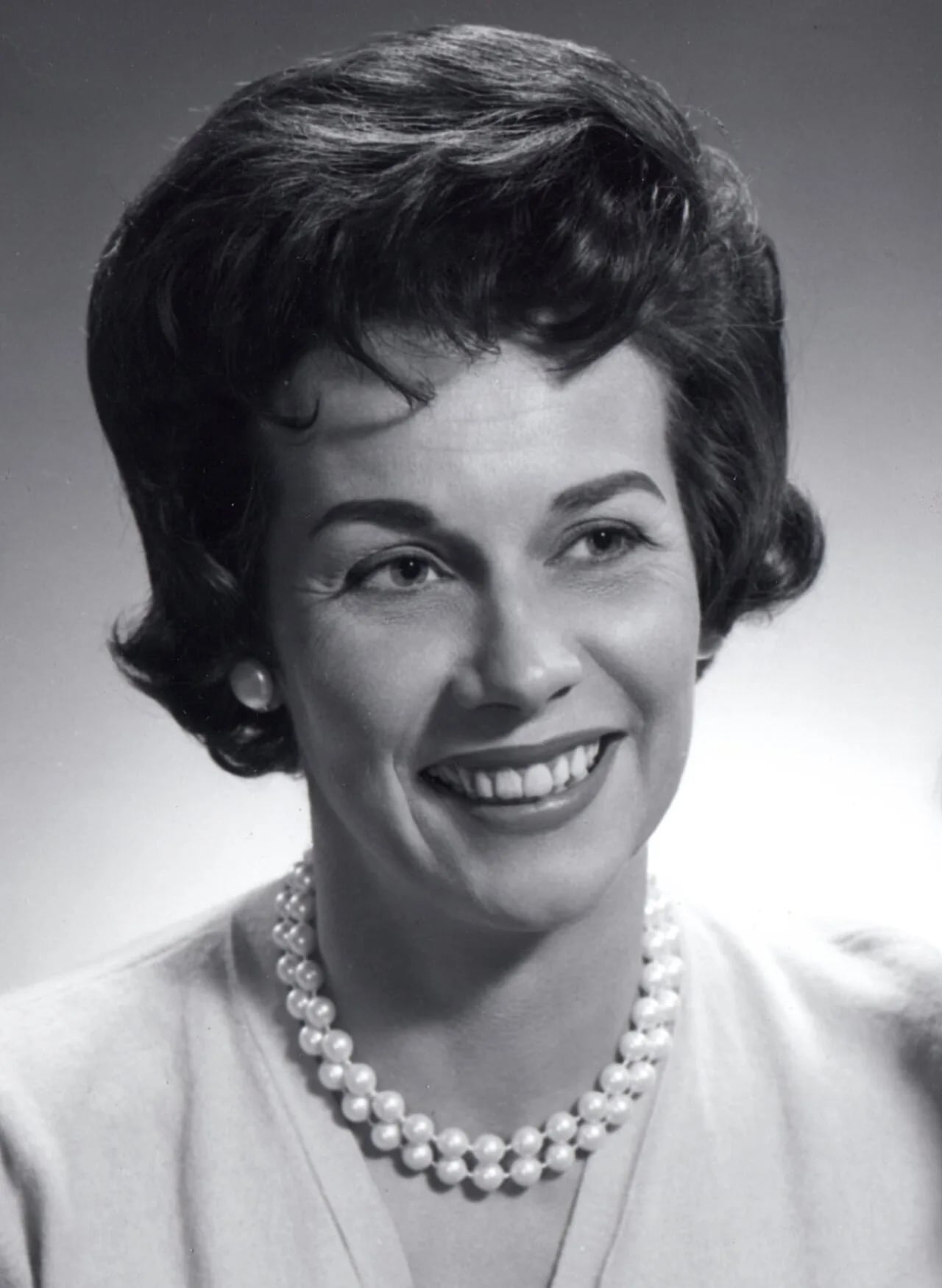 Portrait of Maggie Morris (1925–2014) – memorial page