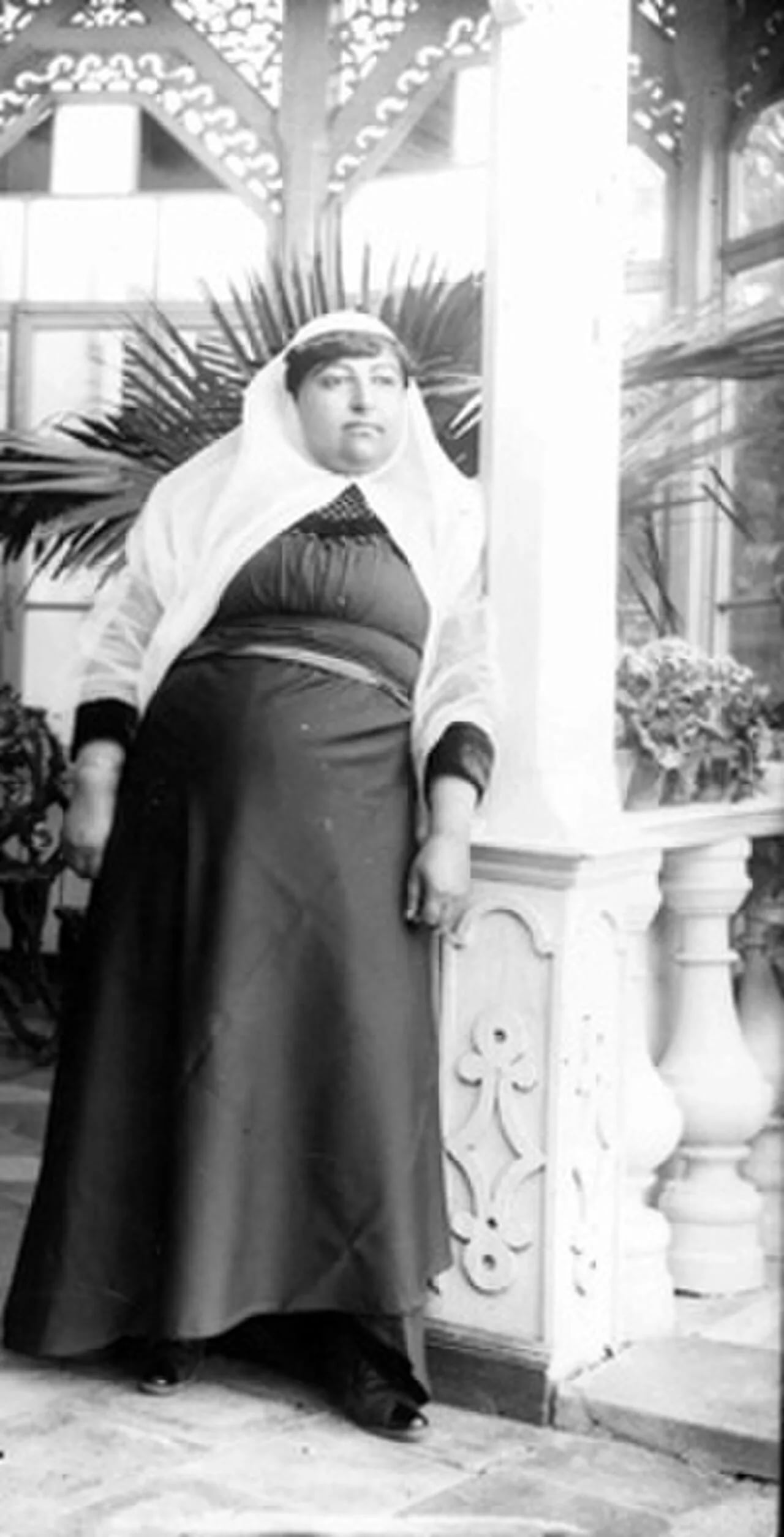Portrait of Malekeh Jahan (1875–1947) – memorial page