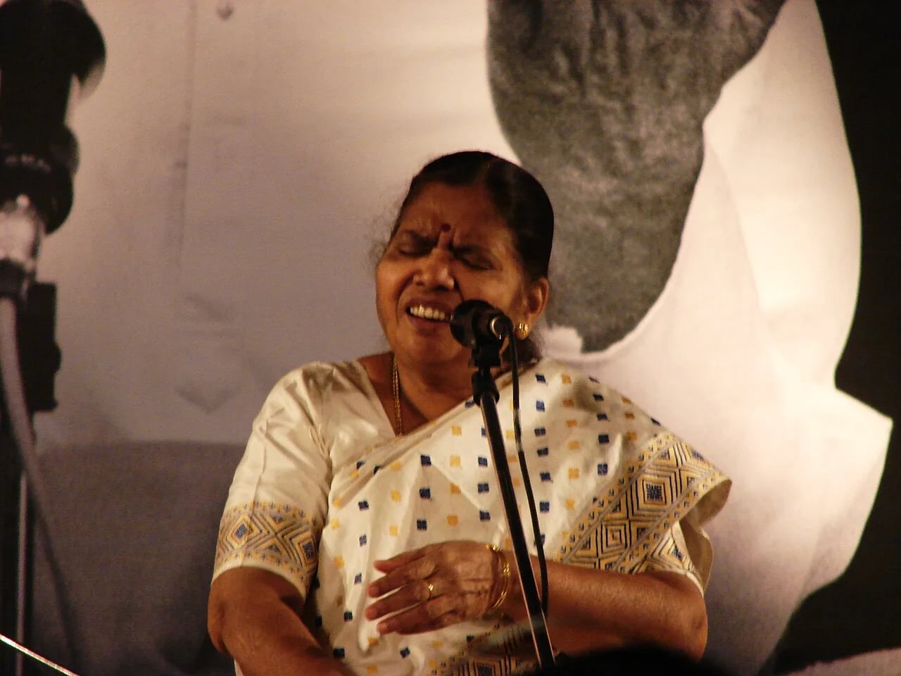 Porträt von Malini Rajurkar (1941–2023) – Gedenkseite