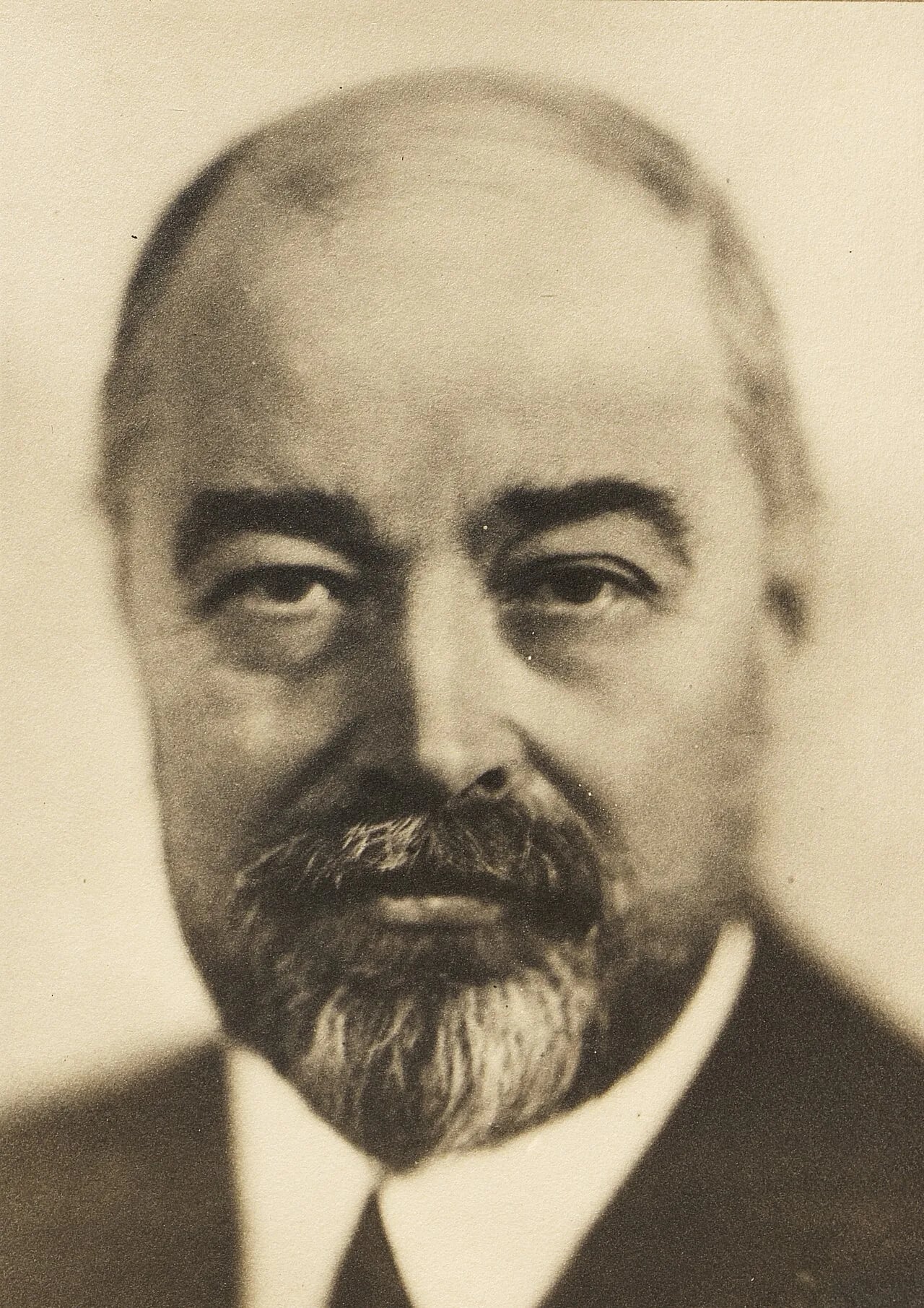 Portrait of Paul Bigot (1870–1942) – memorial page