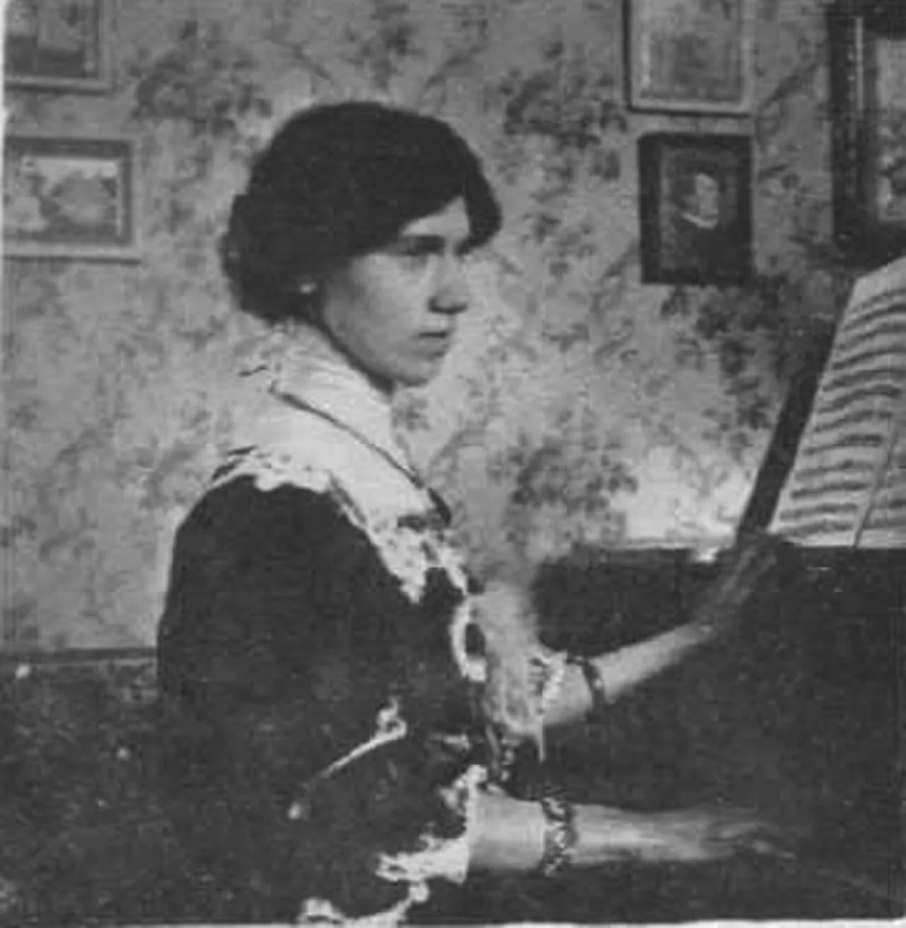 Portrait of Manolita Piña (1883–1994) – memorial page