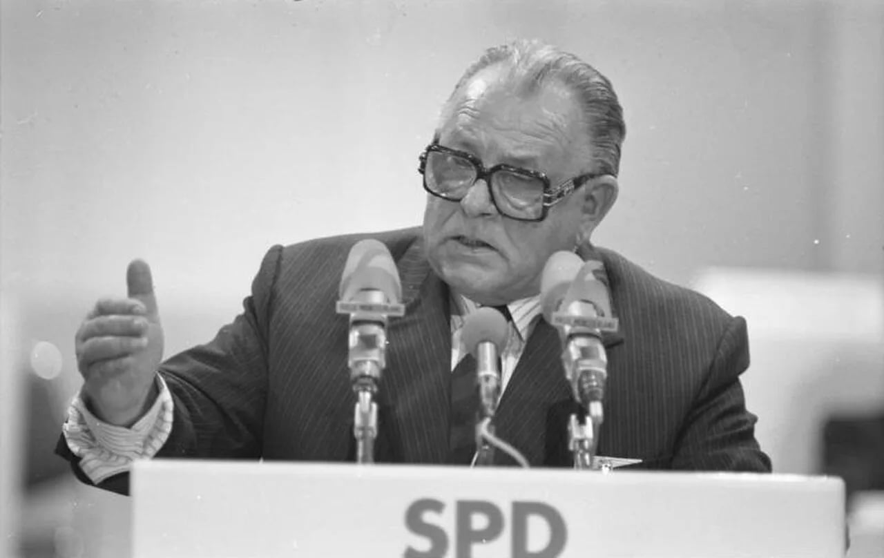 Porträt von Hans-Jürgen Wischnewski (1922–2005) – Gedenkseite