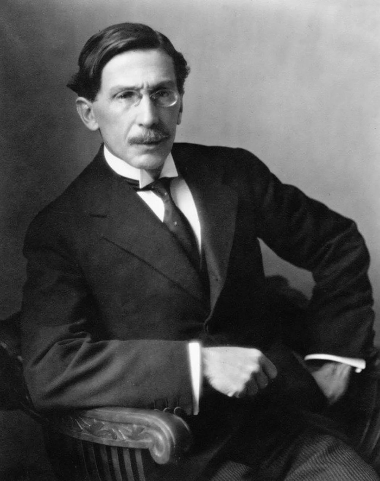 Portrait of Manuel Díaz Rodríguez (1871–1927) – memorial page