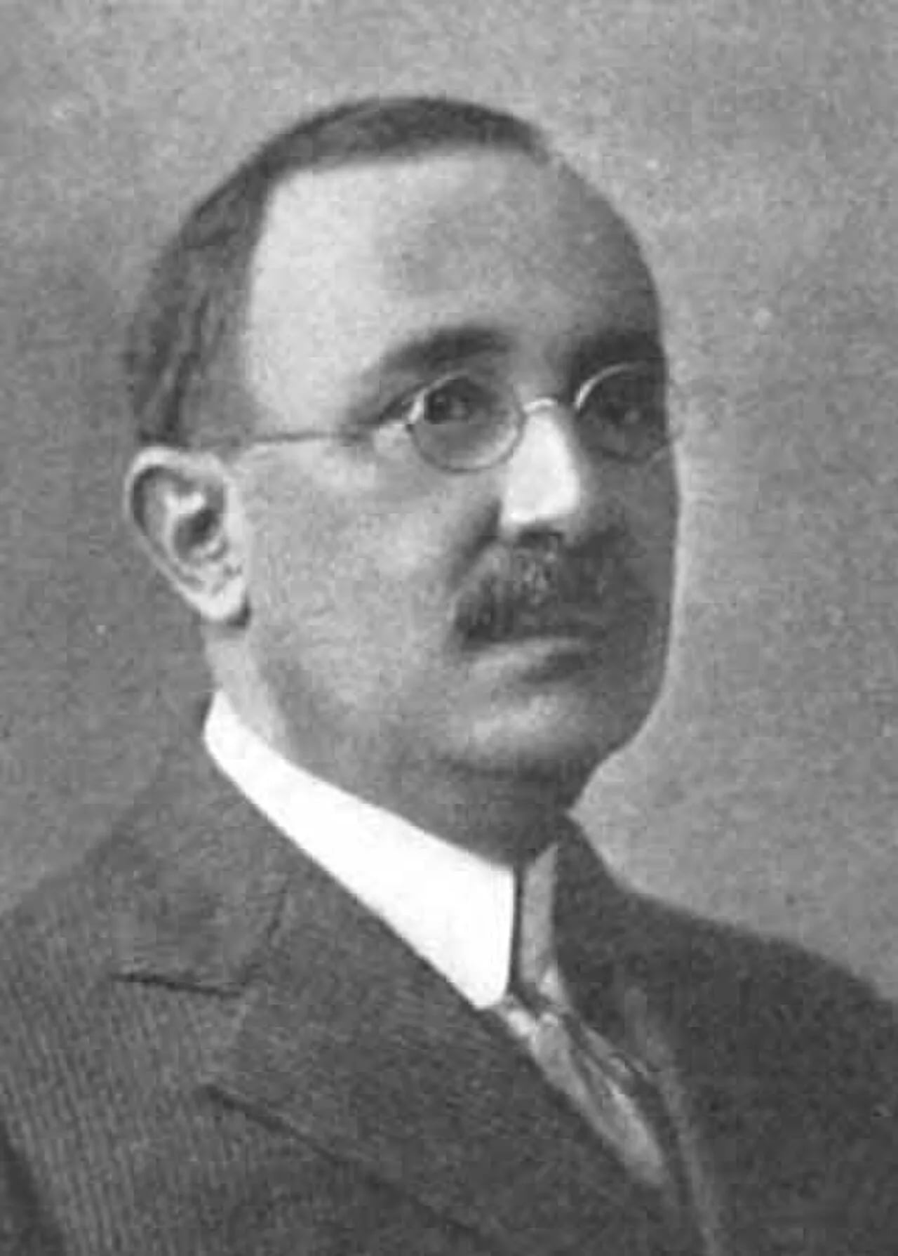 Portrait of Manuel V. Domenech (1869–1942) – memorial page