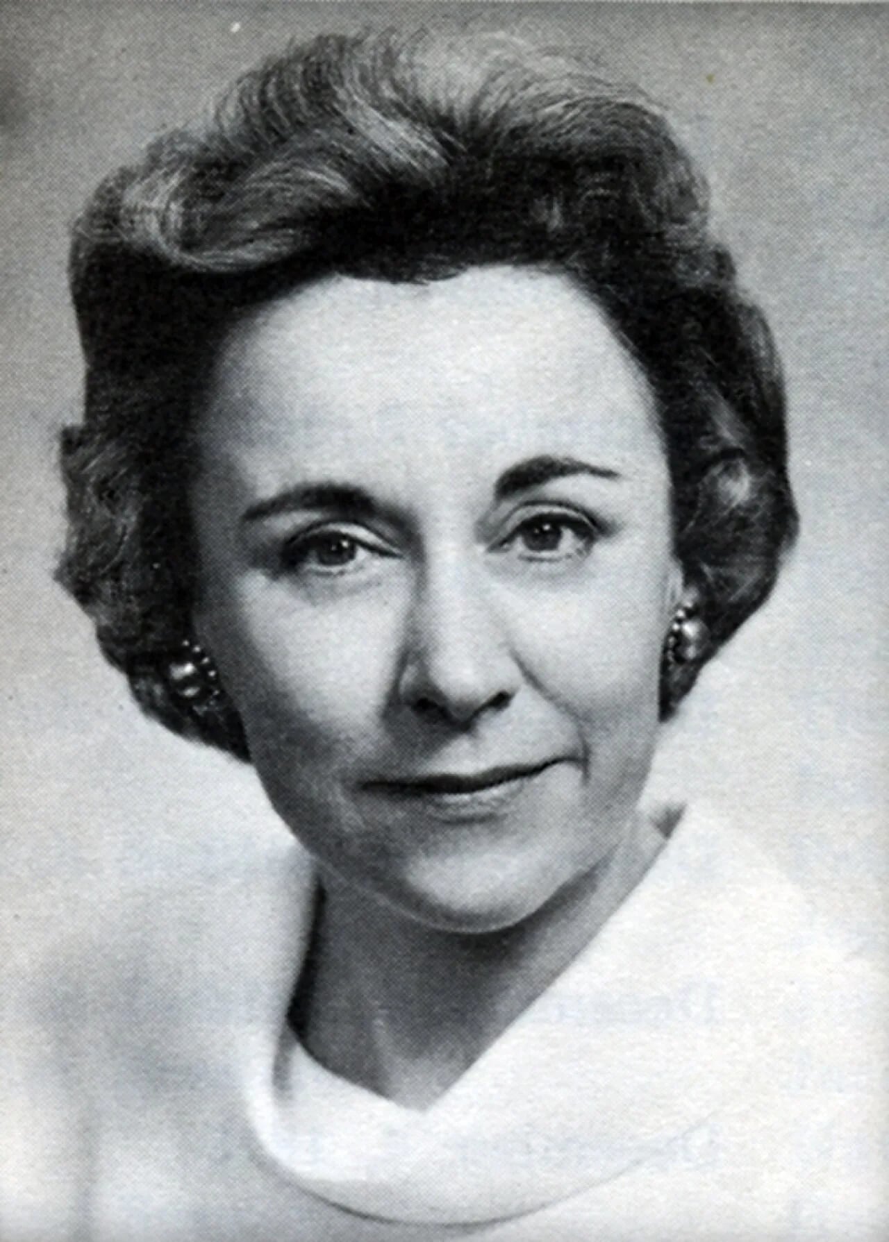 Portrait of Margaret Dennison (1920–2010) – memorial page