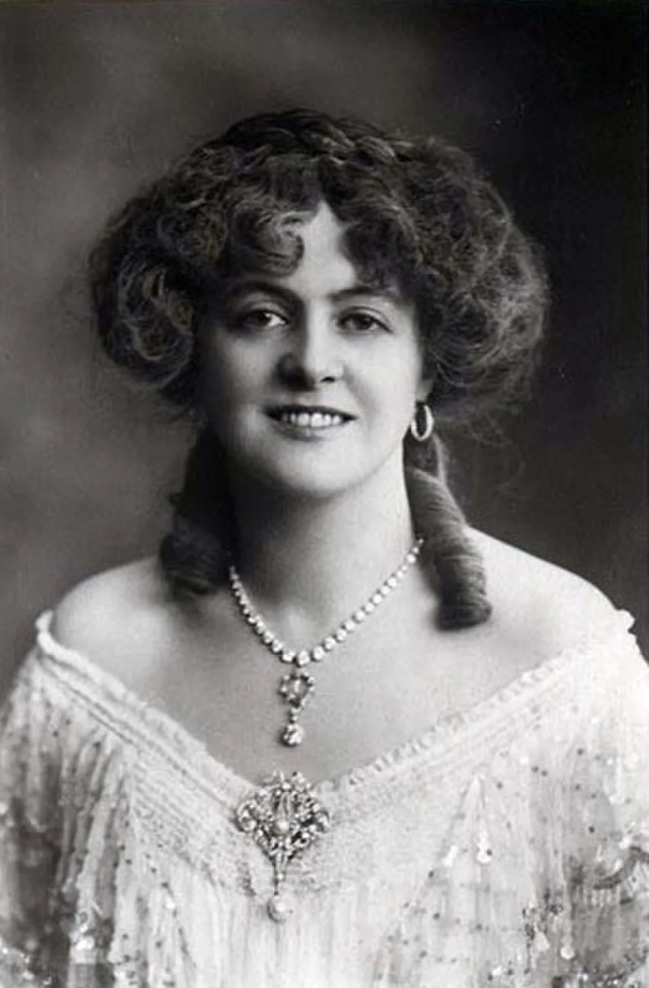 Portrait of Marie Studholme (1872–1930) – memorial page