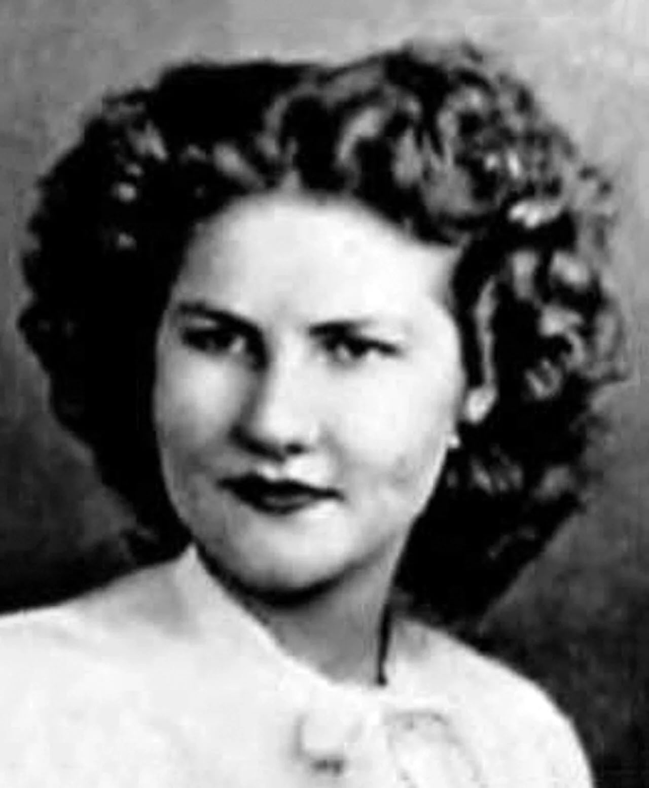 Portrait of Marilyn Hagerty (1926–2025) – memorial page