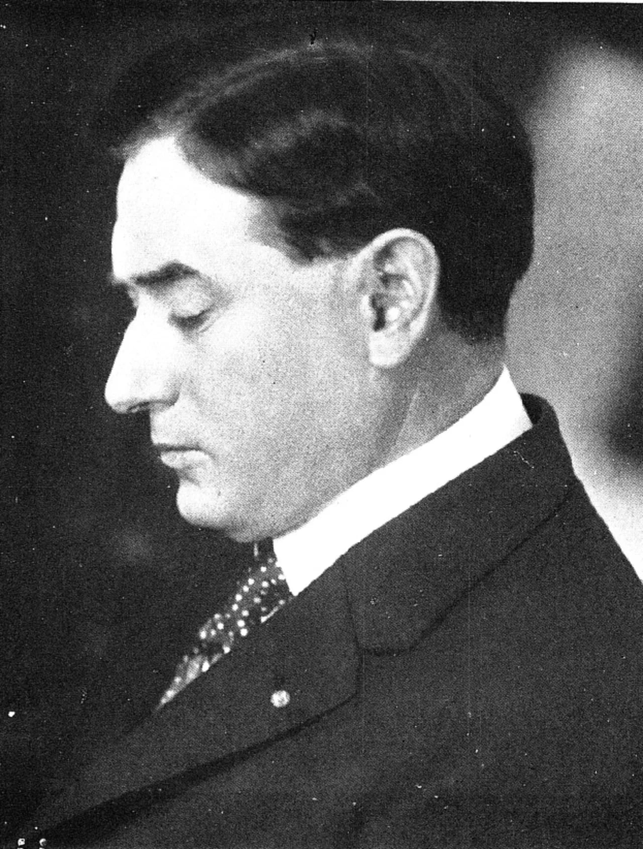Portrait of Marion LeRoy Burton (1874–1925) – memorial page