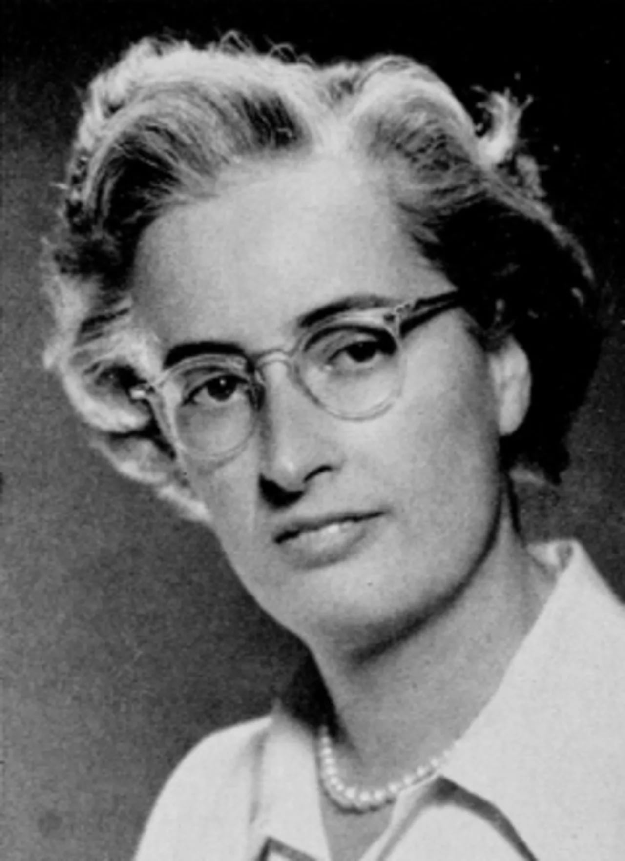 Portrait of Martha Ware (1917–2009) – memorial page