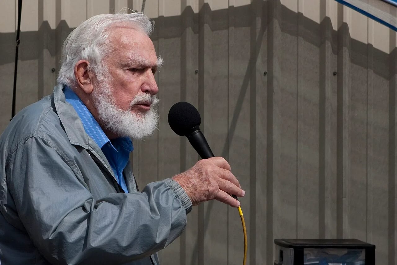 Porträt von Martin Litton (1917–2014) – Gedenkseite