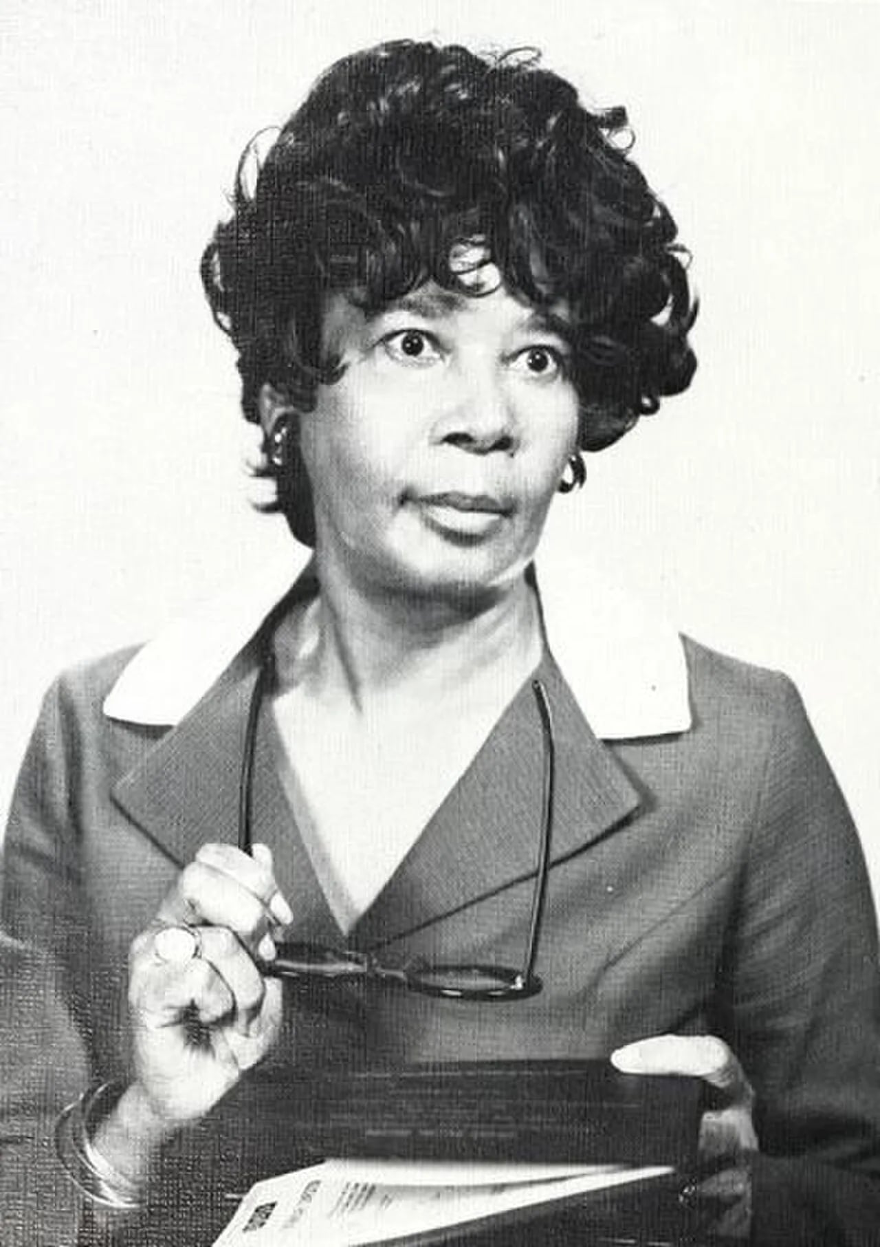 Portrait of Mary Fair Burks (1914–1991) – memorial page