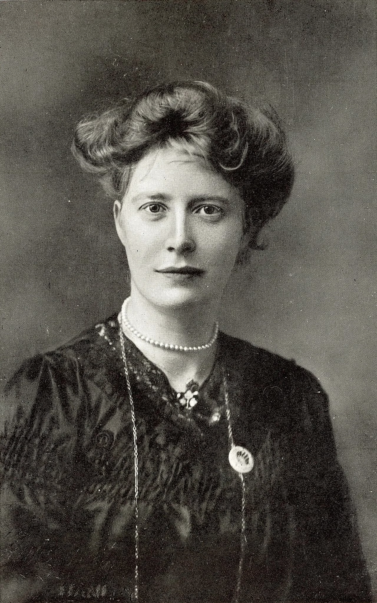 Portrait of Mary Macarthur (1880–1921) – memorial page