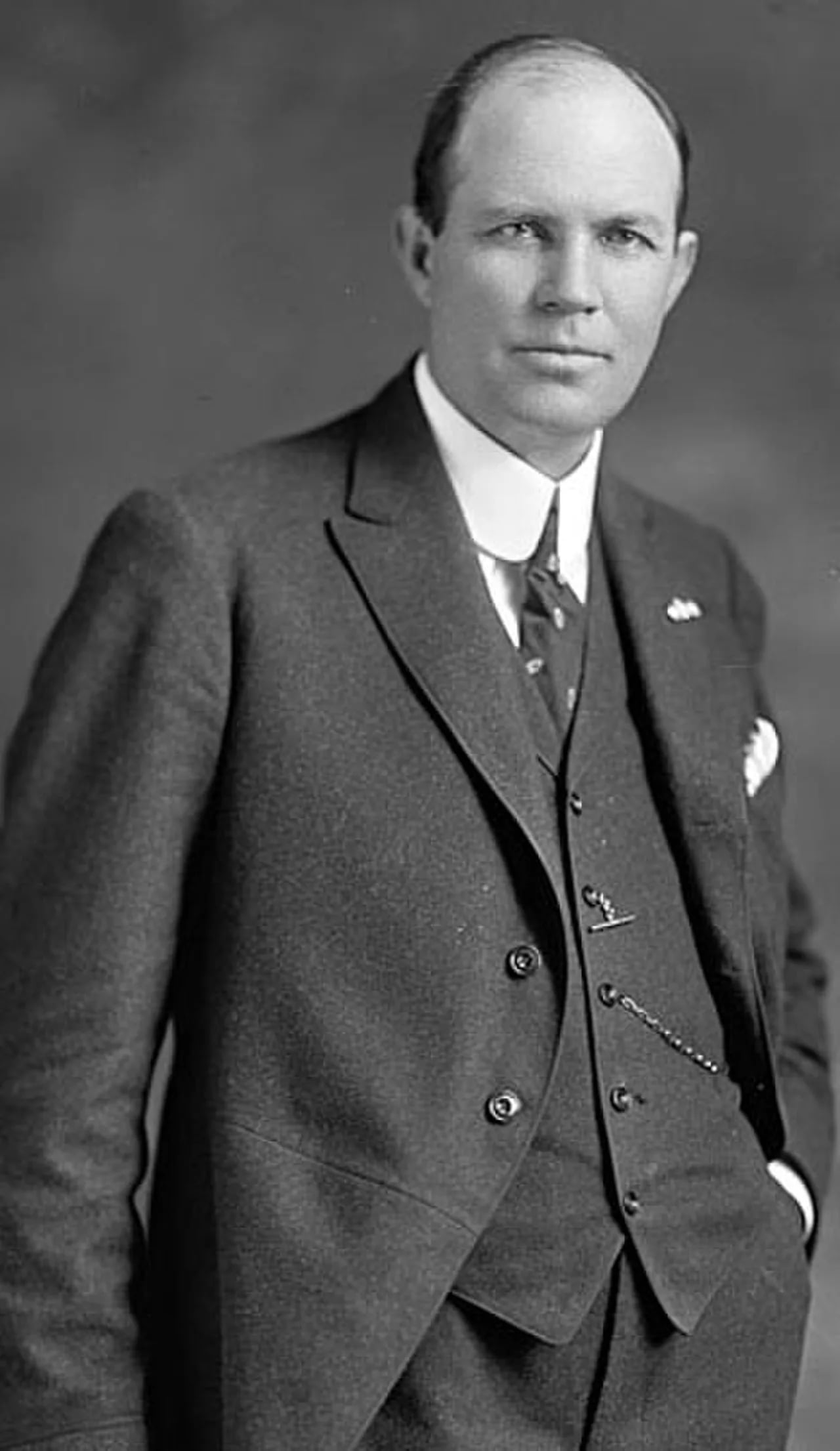 Portrait of Milton H. Welling (1876–1947) – memorial page