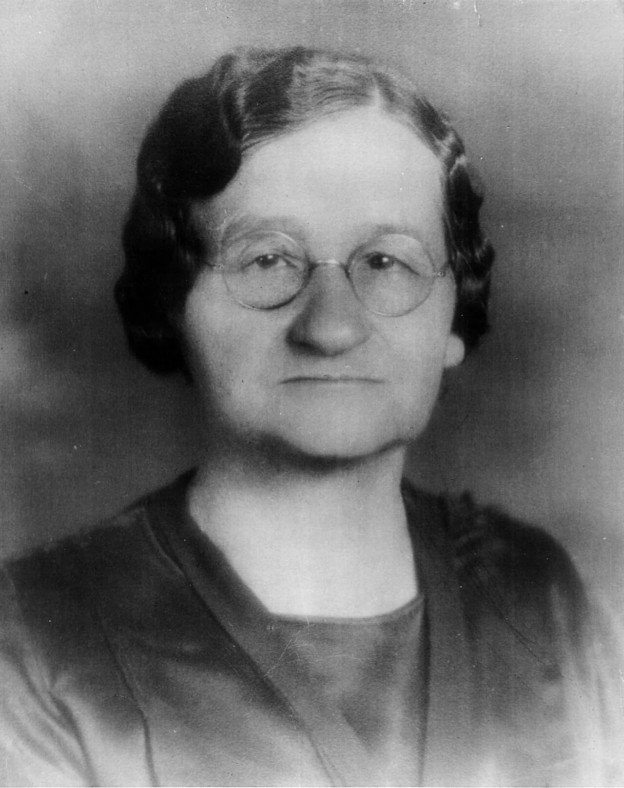 Portrait of Mary Sands (1872–1949) – memorial page