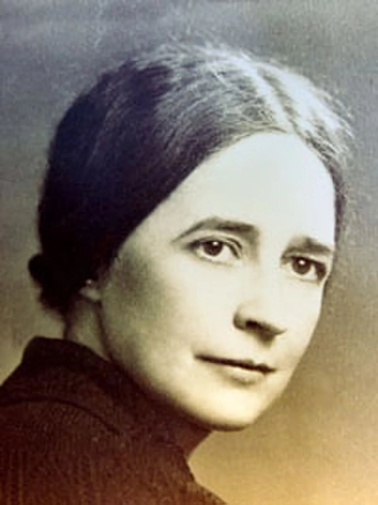 Portrait of Mary Simms Oliphant (1891–1988) – memorial page