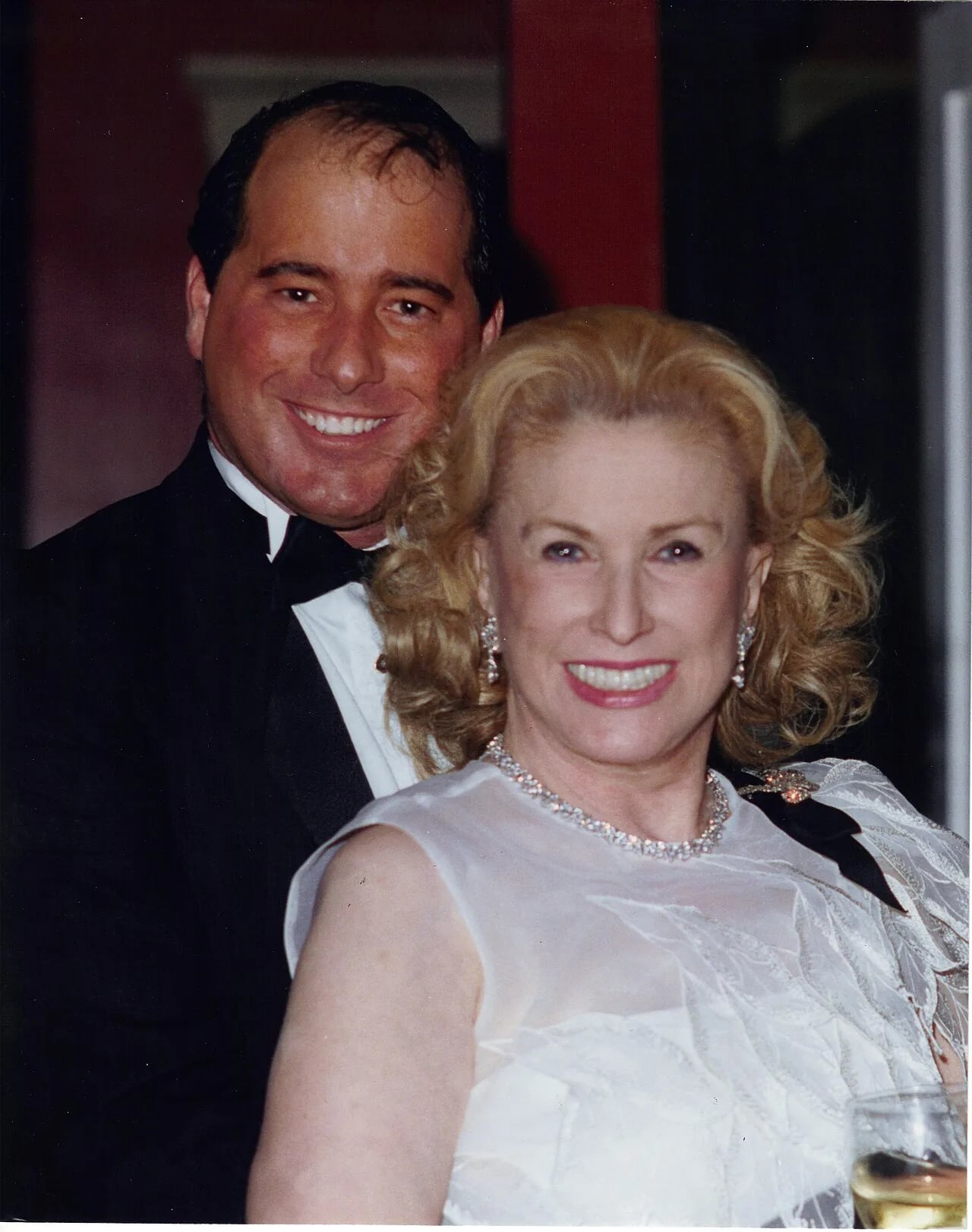 Portrait of Marylou Whitney (1925–2019) – memorial page