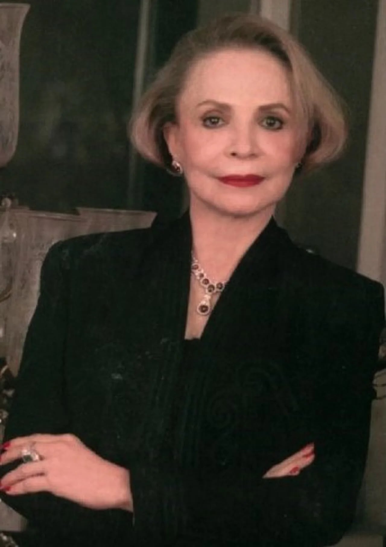 Porträt von Olga Duque de Ospina (1930–2019) – Gedenkseite