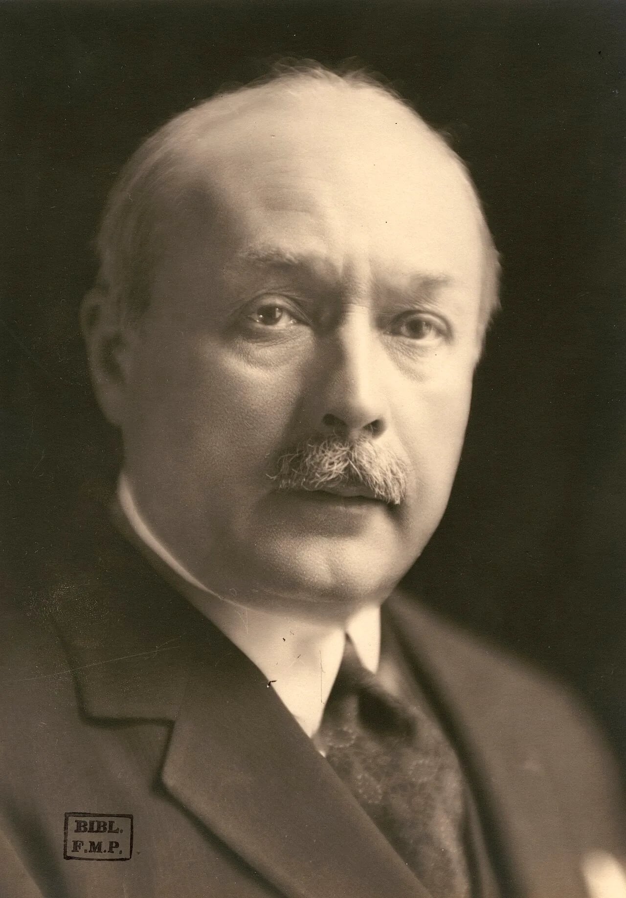 Porträt von Maurice Chevassu (1877–1957) – Gedenkseite