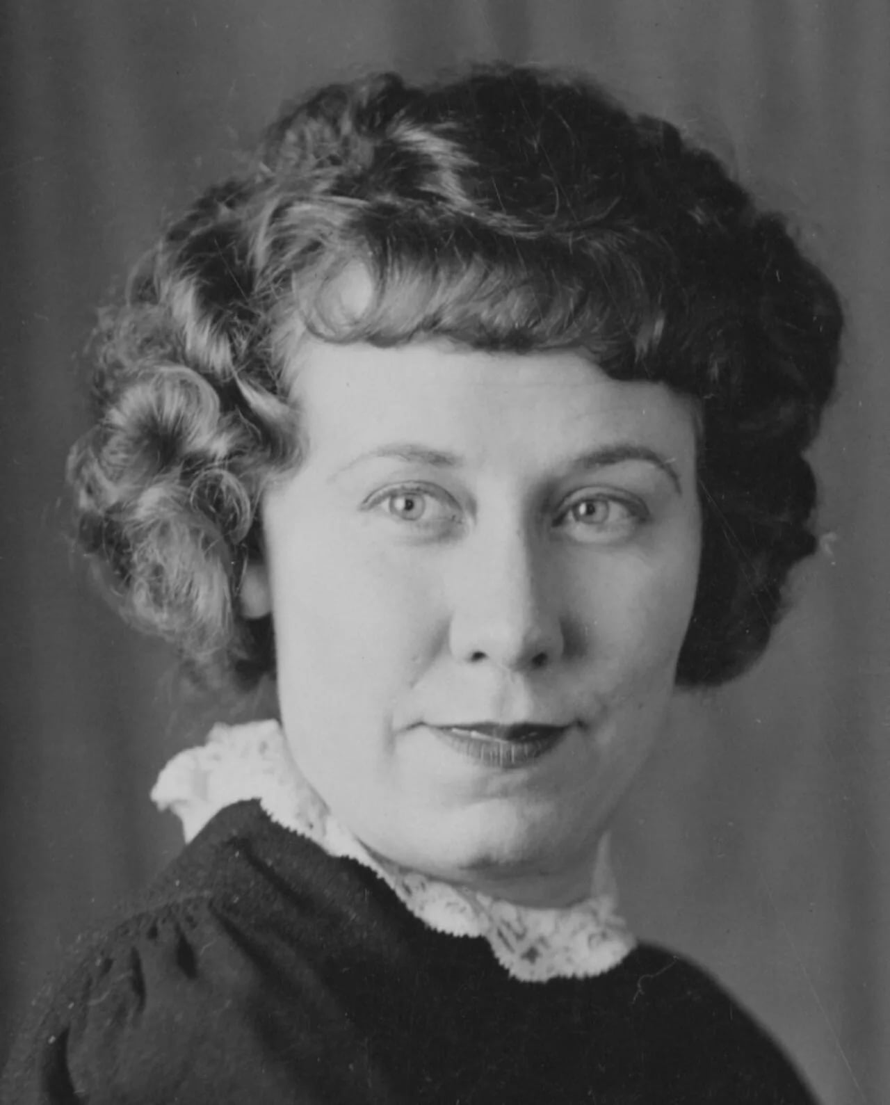 Portrait of Maurine Whipple (1903–1992) – memorial page
