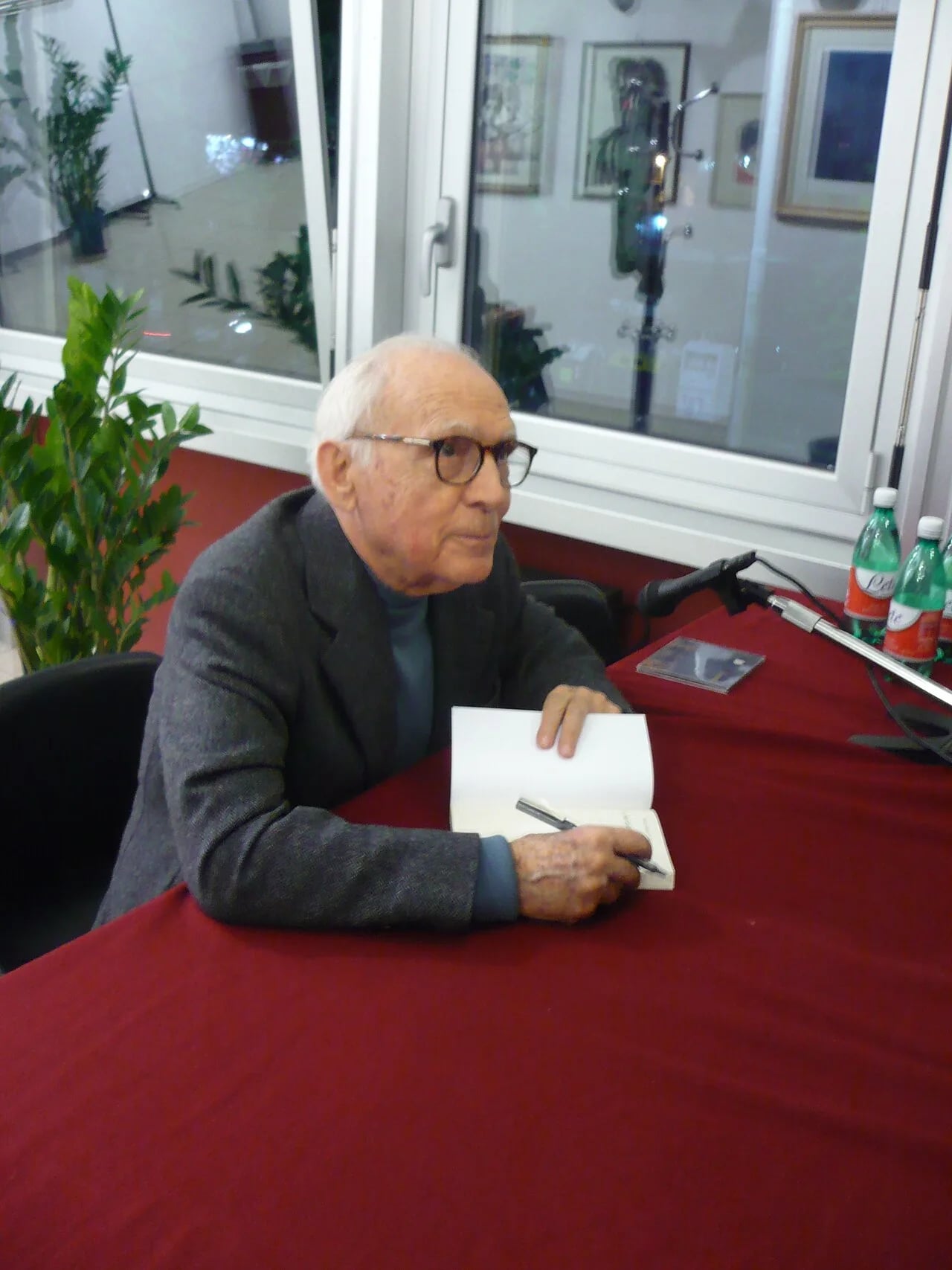 Portrait of Vincenzo Consolo (1933–2012) – memorial page