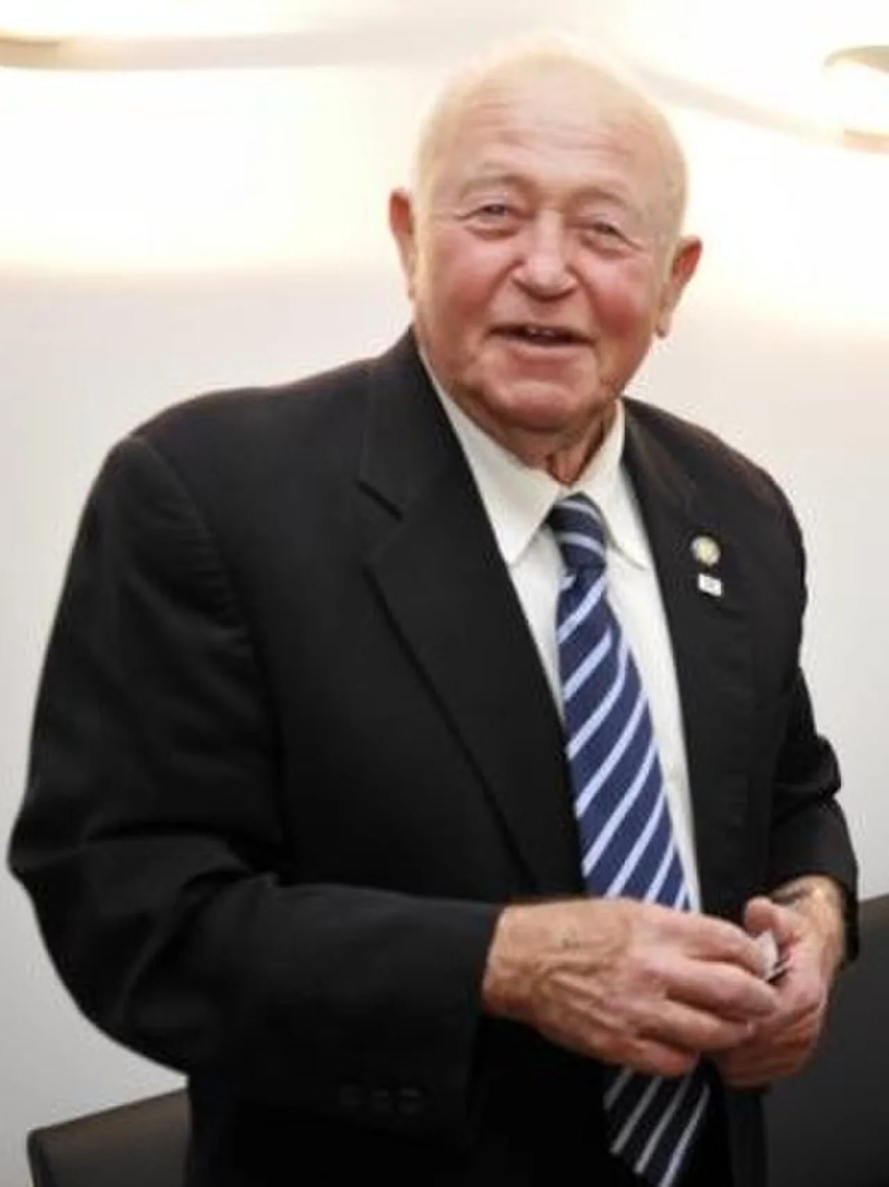 Portrait of Zvi Vershaviak (1939–2024) – memorial page