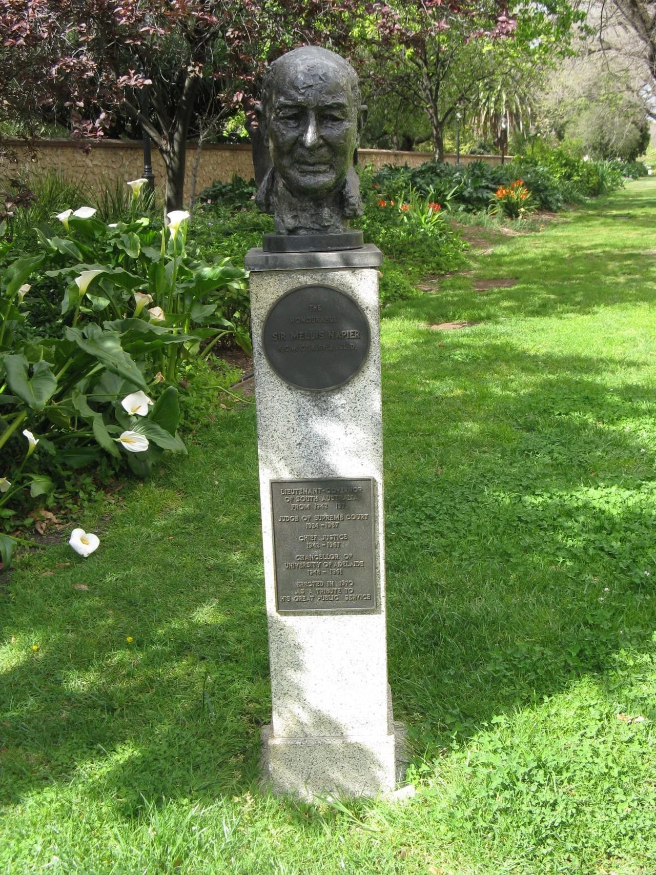 Porträt von Mellis Napier (1882–1976) – Gedenkseite