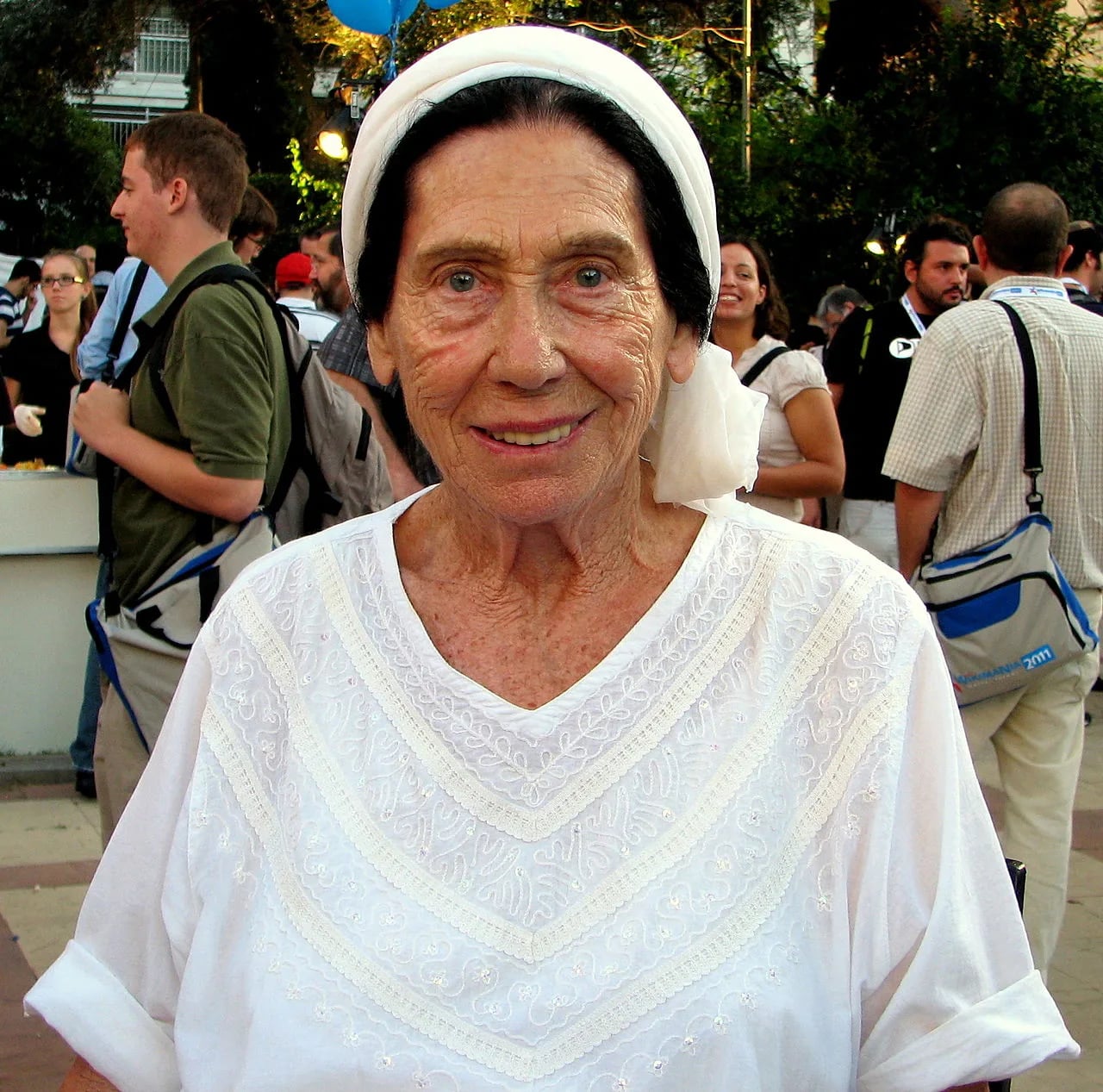 Portrait of Hulda Gurewitz (1926–2024) – memorial page