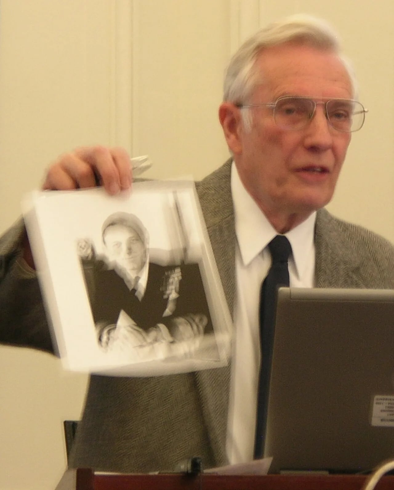 Porträt von Edward Von der Porten (1933–2019) – Gedenkseite