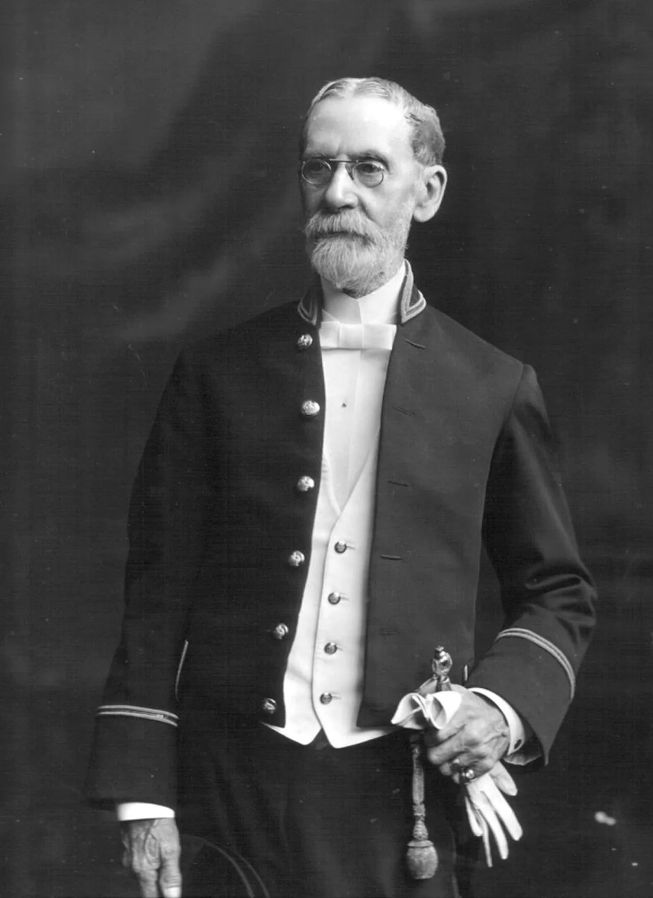 Portrait of Merton Russell-Cotes (1835–1921) – memorial page