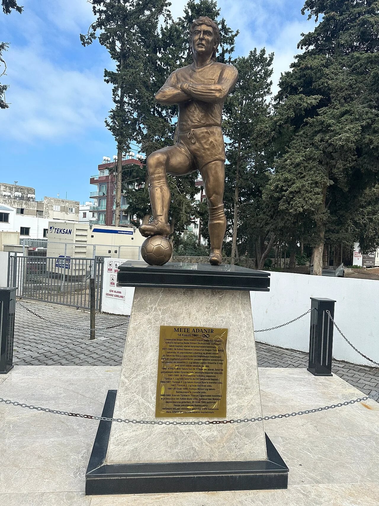 Porträt von Mete Adanır (1961–1989) – Gedenkseite