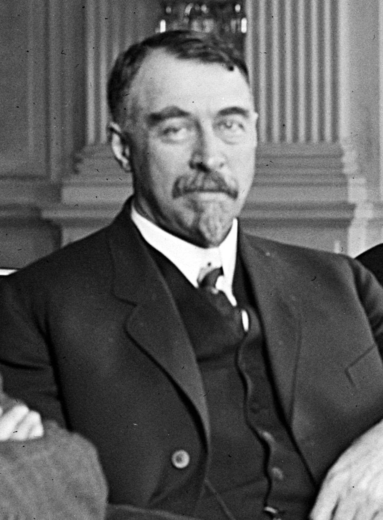Porträt von Everis A. Hayes (1855–1942) – Gedenkseite