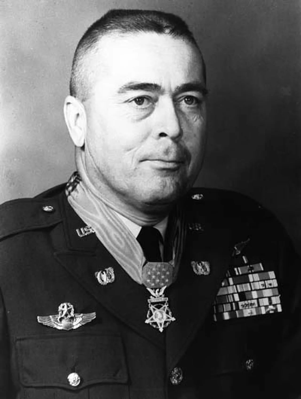 Portrait of Michael J. Novosel (1922–2006) – memorial page
