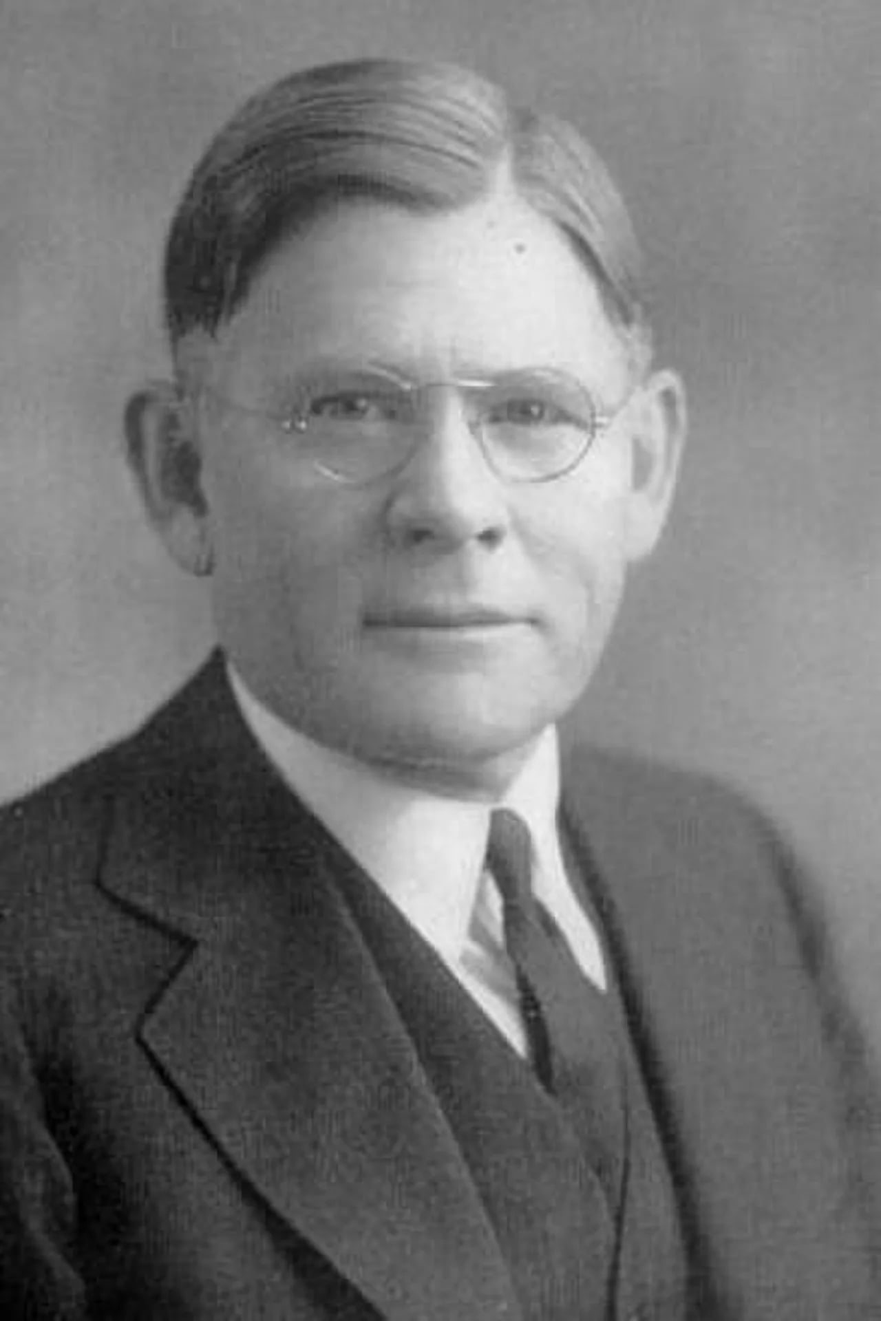 Porträt von Arthur Horace James (1883–1973) – Gedenkseite