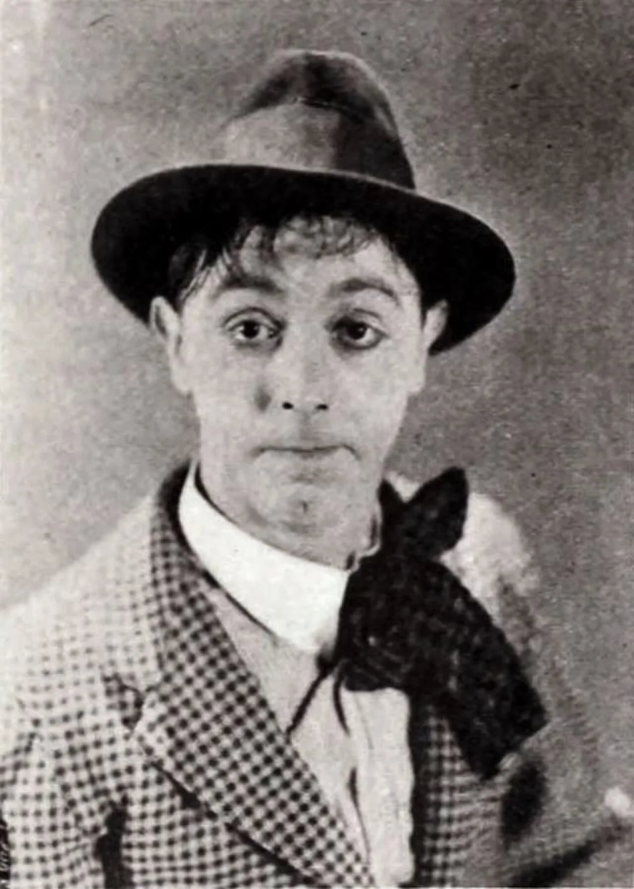 Portrait of Lupino Lane (1892–1959) – memorial page