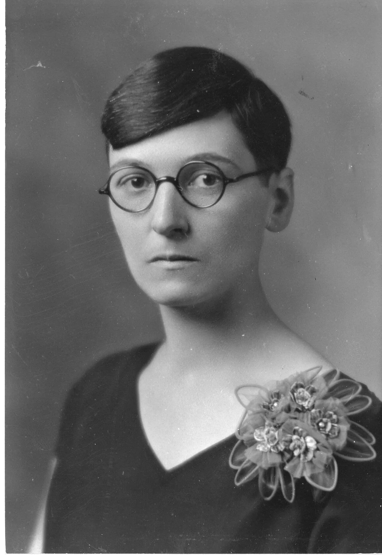 Portrait of Mildred Adams Fenton (1899–1995) – memorial page