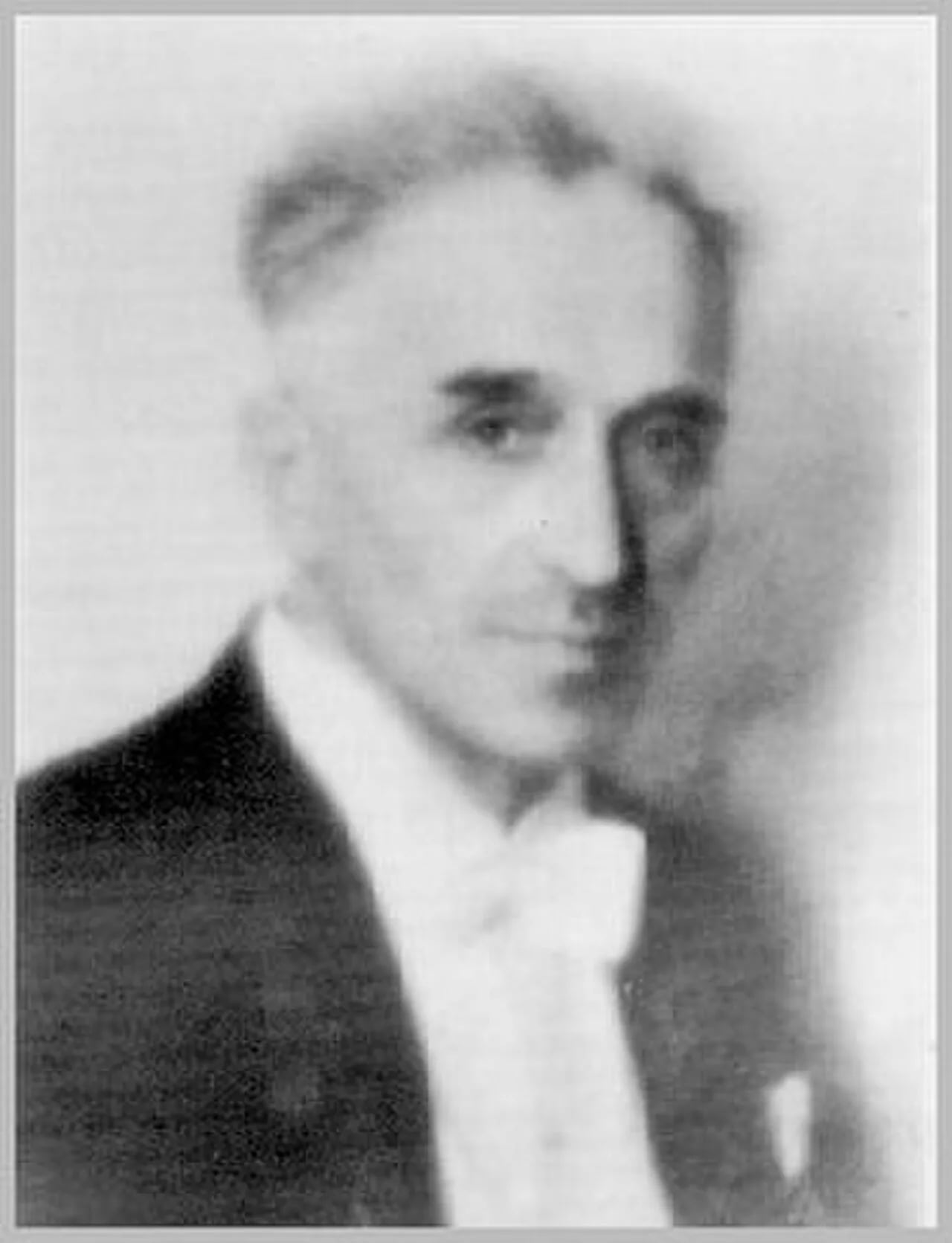 Portrait of Luigi Garzoni di Adorgnano (1890–1972) – memorial page