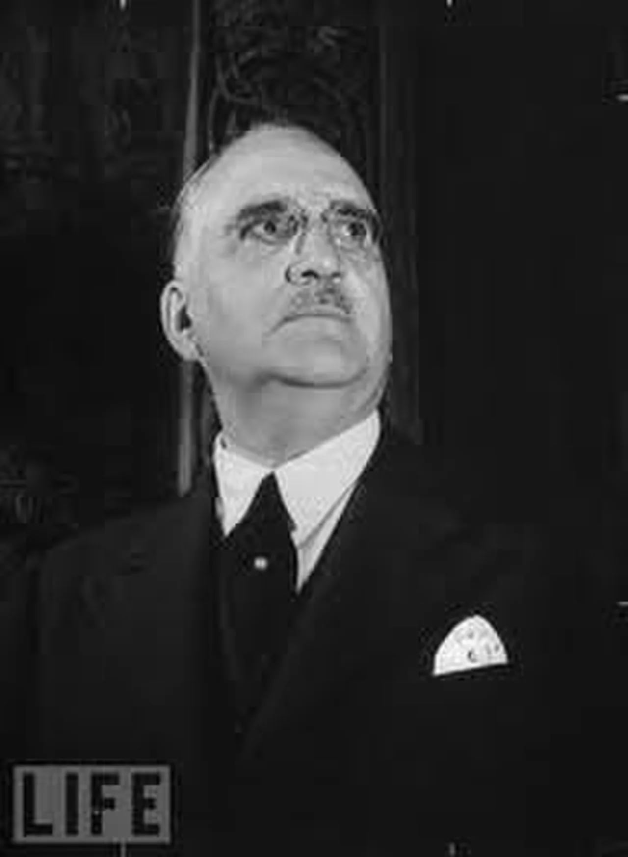 Portrait of Enrique Ruiz Guiñazú (1882–1967) – memorial page