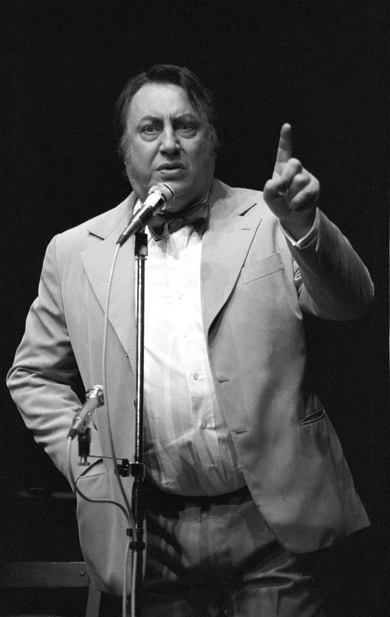 Portrait of Raymond Devos (1922–2006) – memorial page