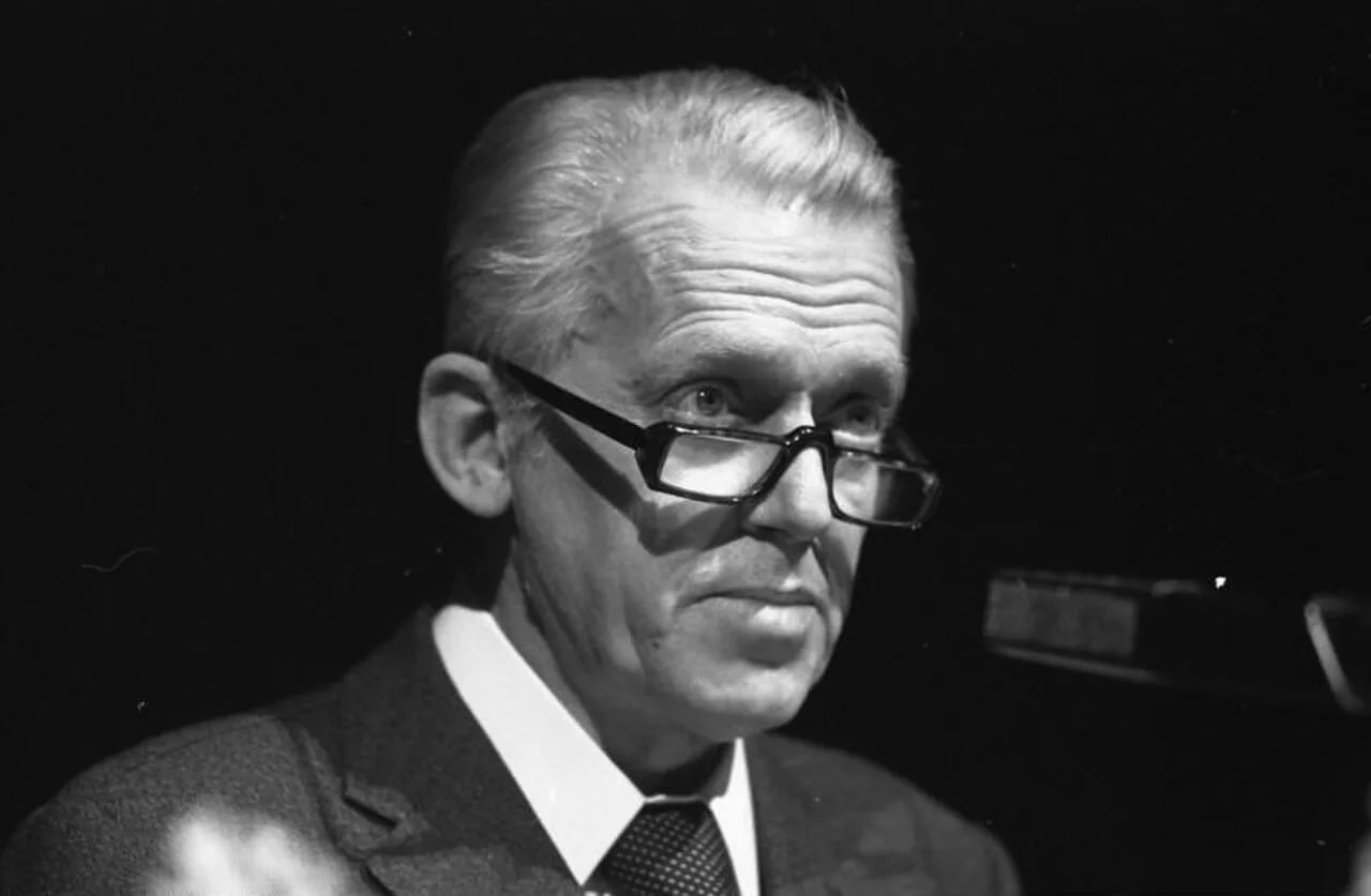 Porträt von Finn Olav Gundelach (1925–1981) – Gedenkseite