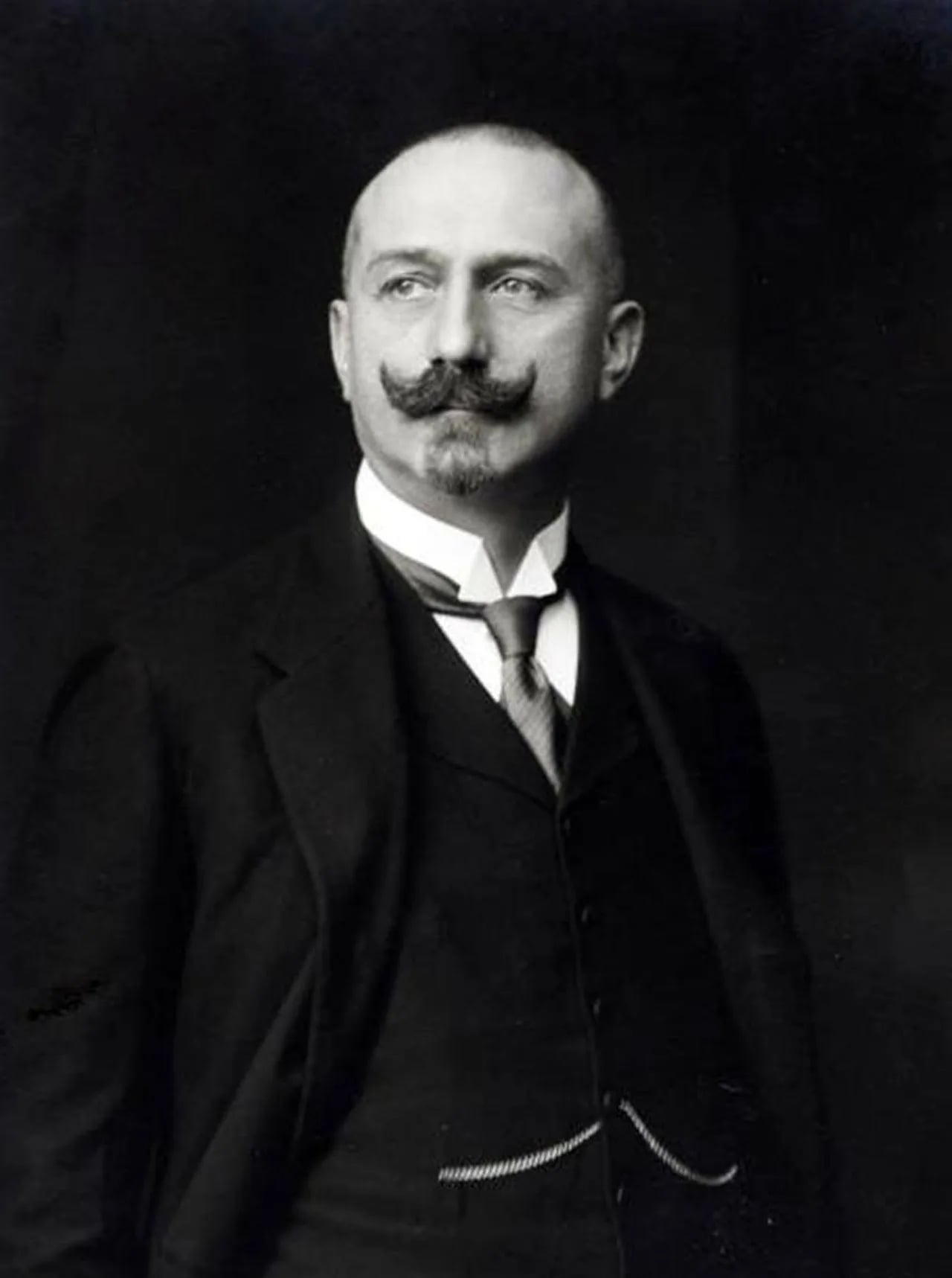 Porträt von Konrad zu Hohenlohe-Schillingsfürst (1863–1918) – Gedenkseite