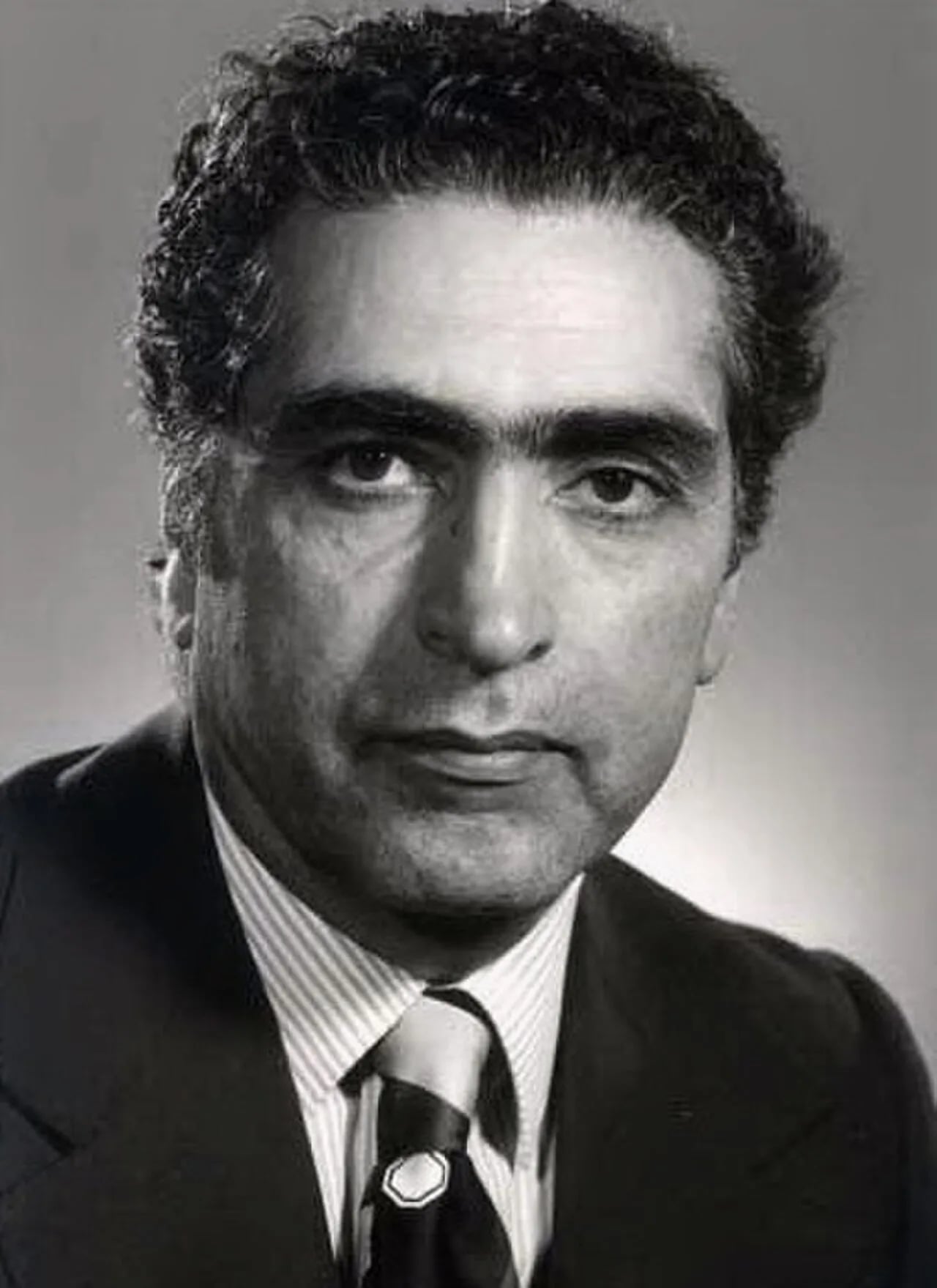 Porträt von Mohammad-Ali Eslami Nodooshan (1924–2022) – Gedenkseite