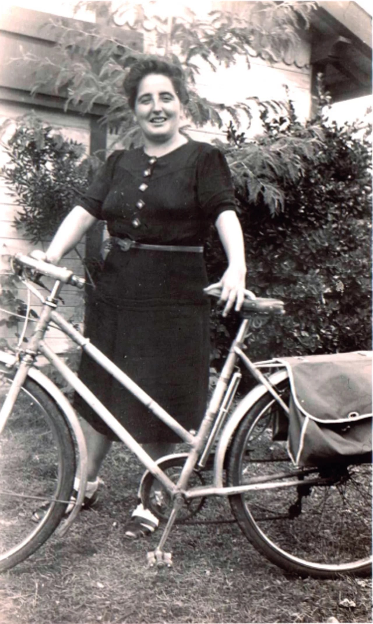 Portrait of Frantziska Astibia Etxegoien (1900–1987) – memorial page
